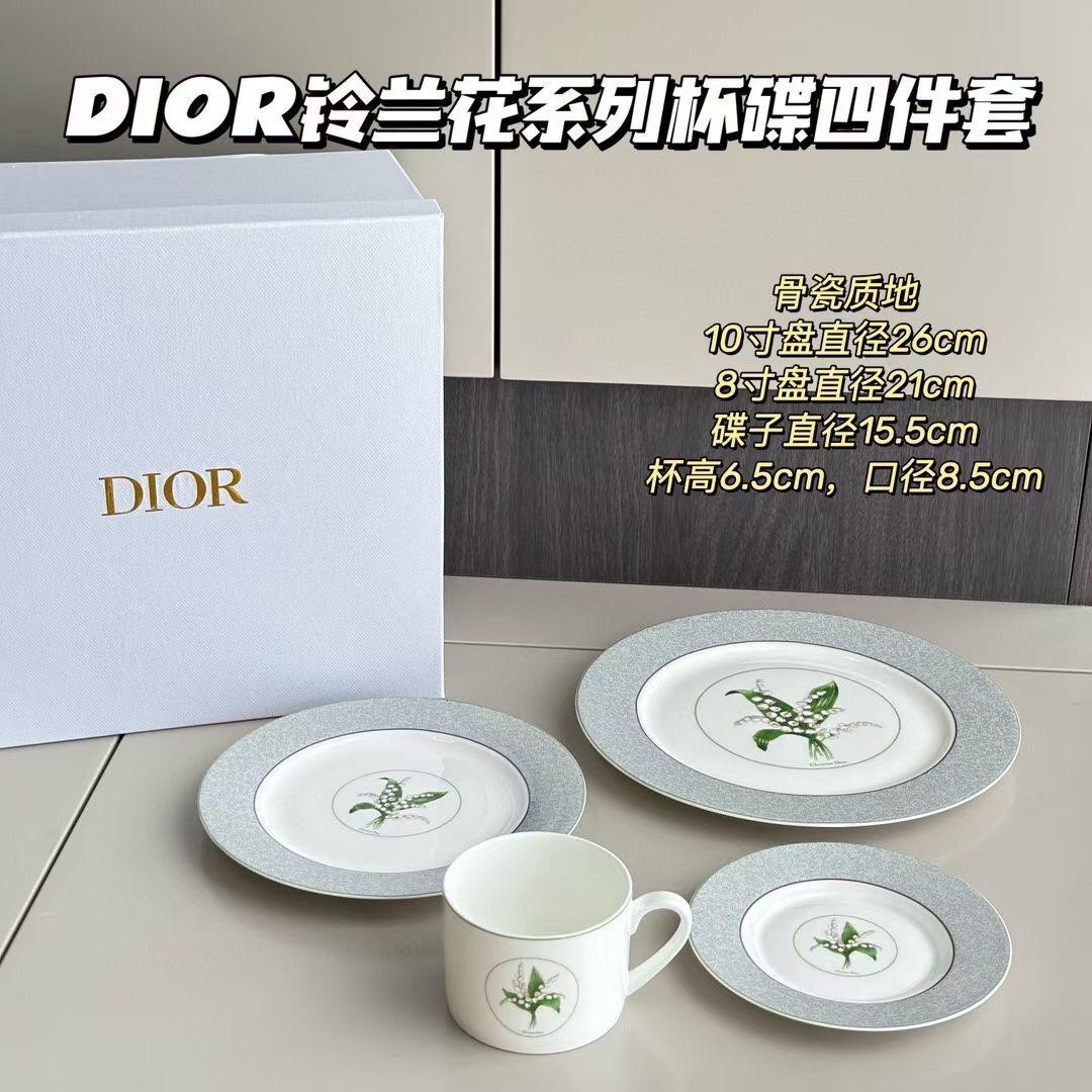 651dda885393c6b031260a506ea42043.jpg
