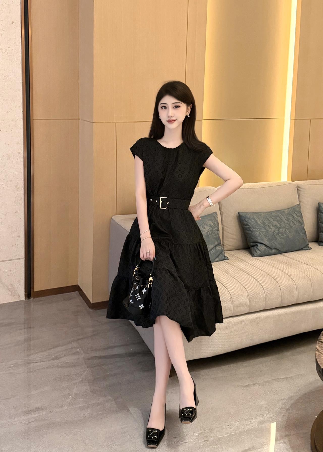 766acb2b3e9ae4dc1a88f0b350f49dd5.jpg