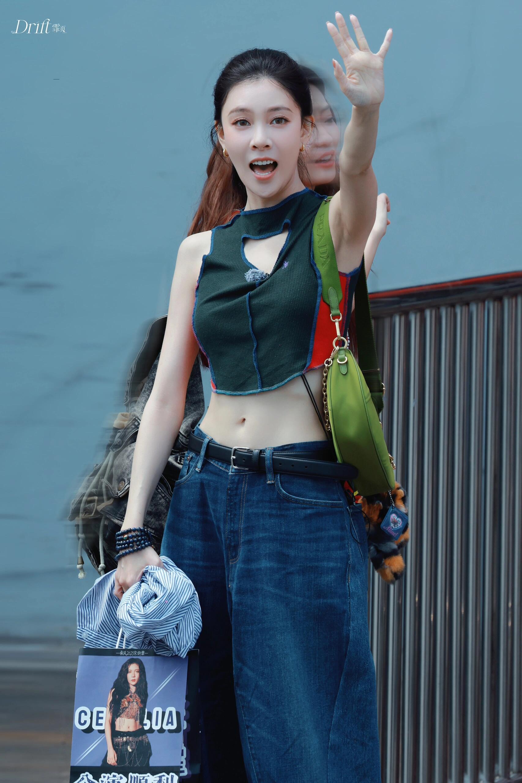 8d5175fbe635de484d1a371dec3f4ac0.jpg