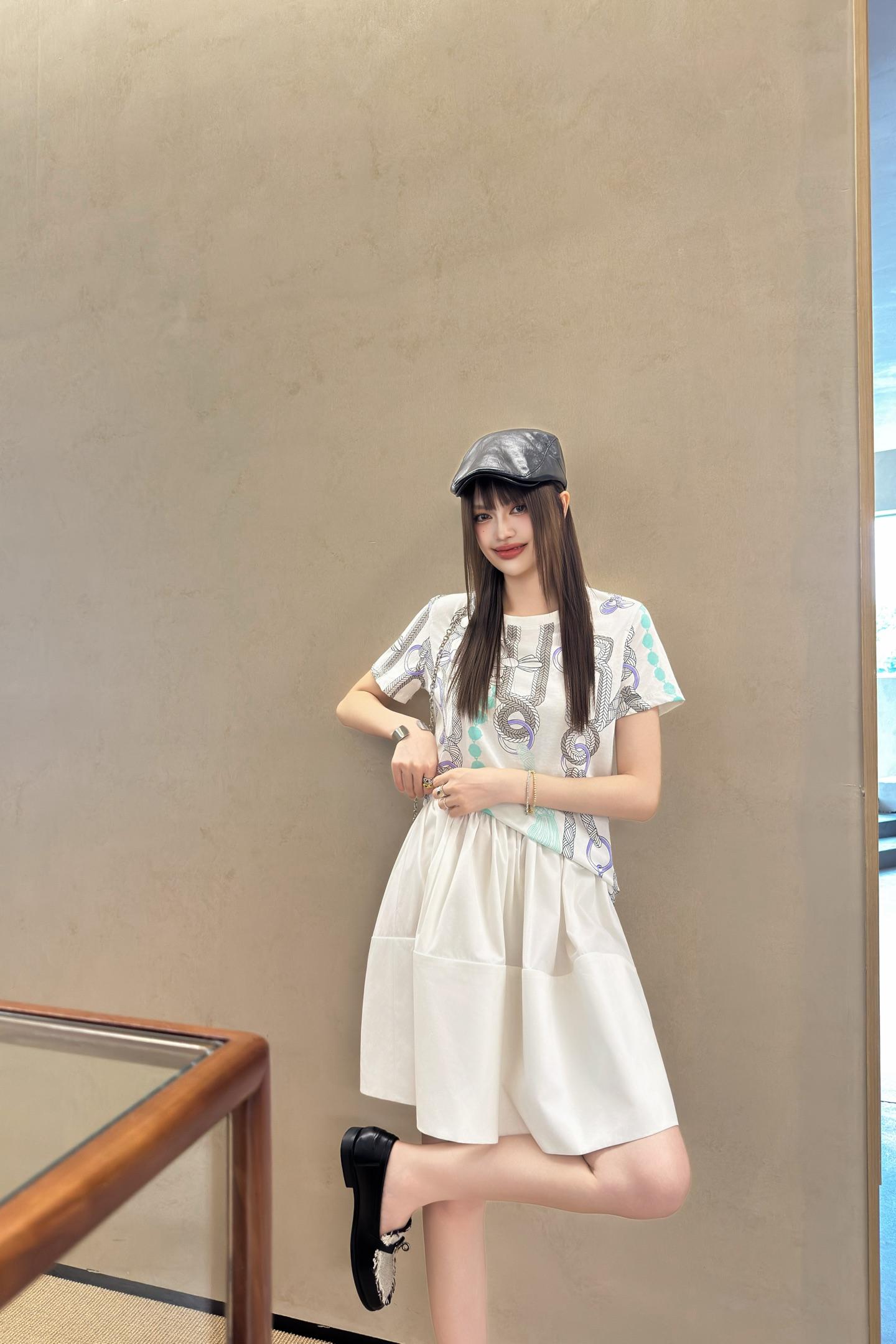 fe6b98d268efcfc384a2d6cf112657b8.jpg