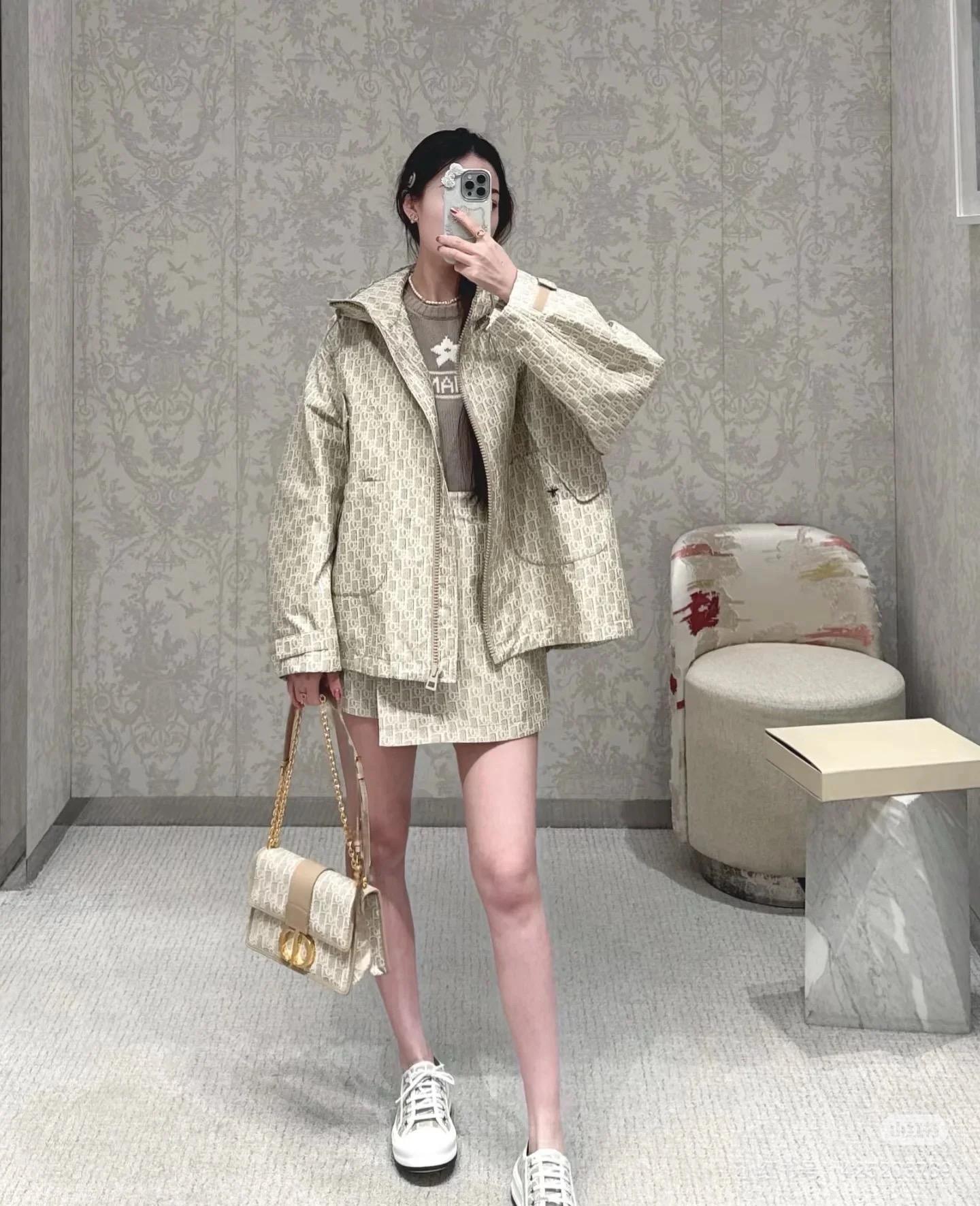 71edc055a13e437b9e081cb3b3c15dc0.jpg