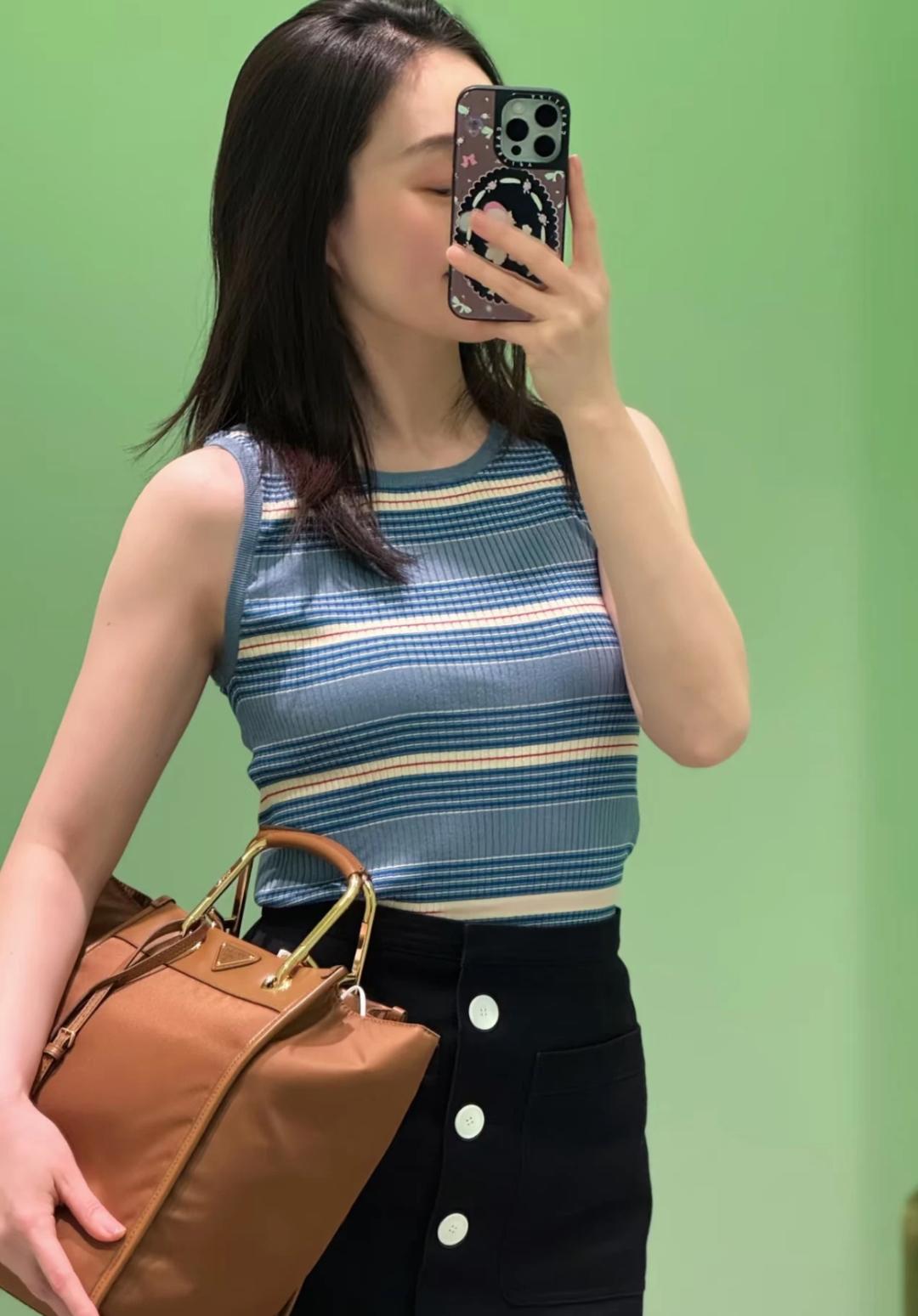 7844c1aa06b45955932e2e66adfab34d.jpg