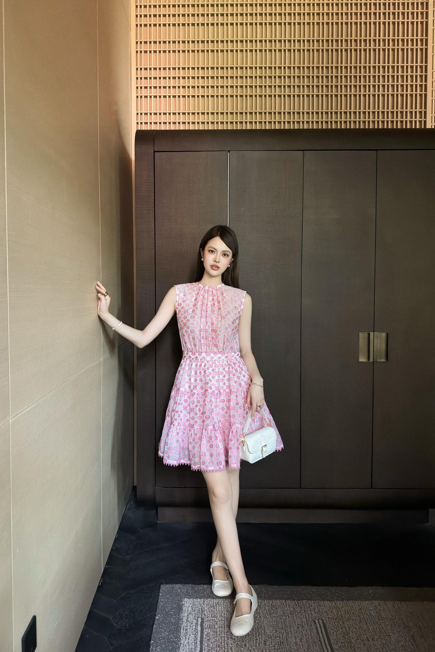 d8cd3bca9e5de5282a45ed68433bfee2.jpg