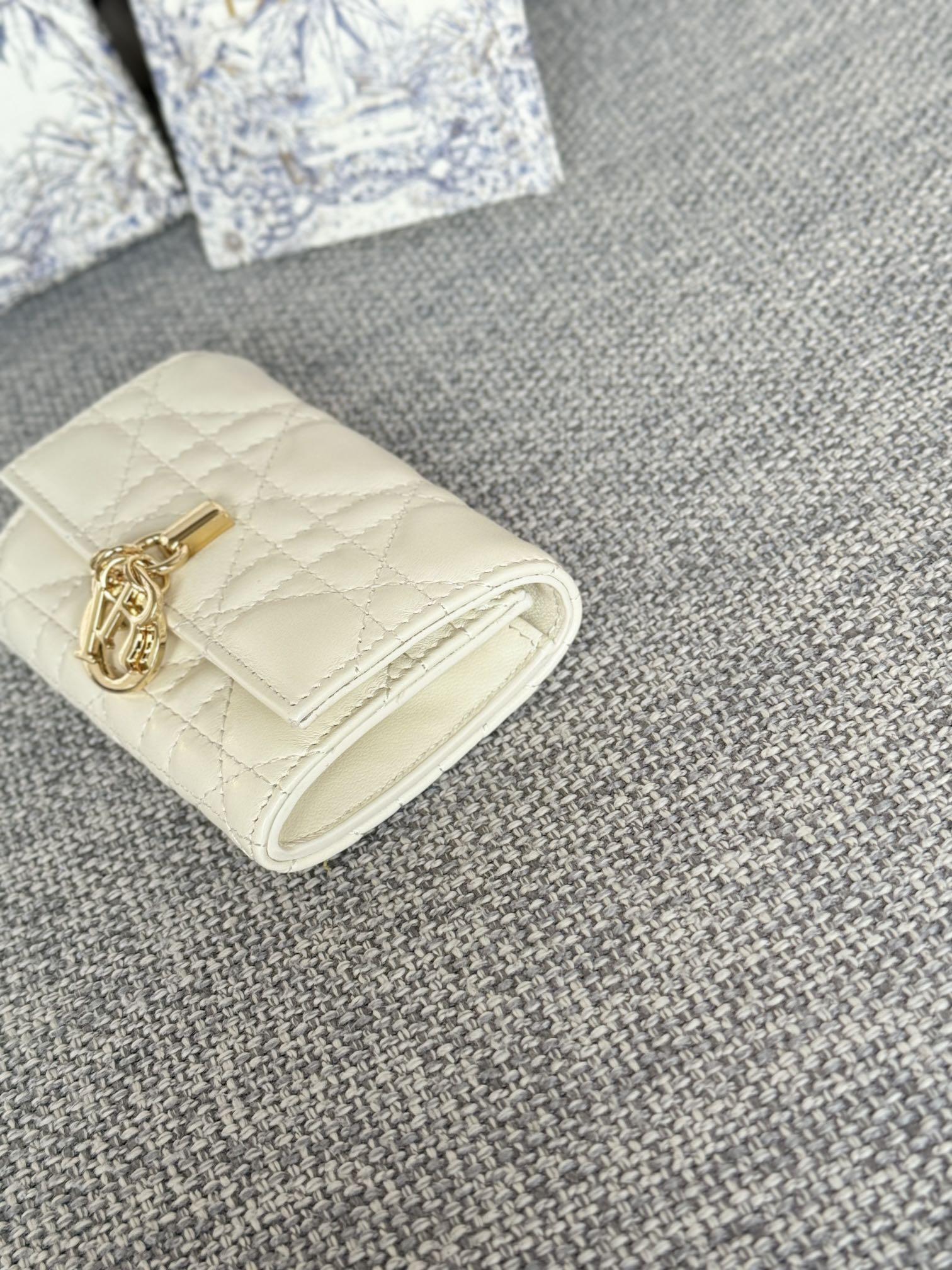 ebb651a8a305054e71e8a8eb7aaa9beb.jpg