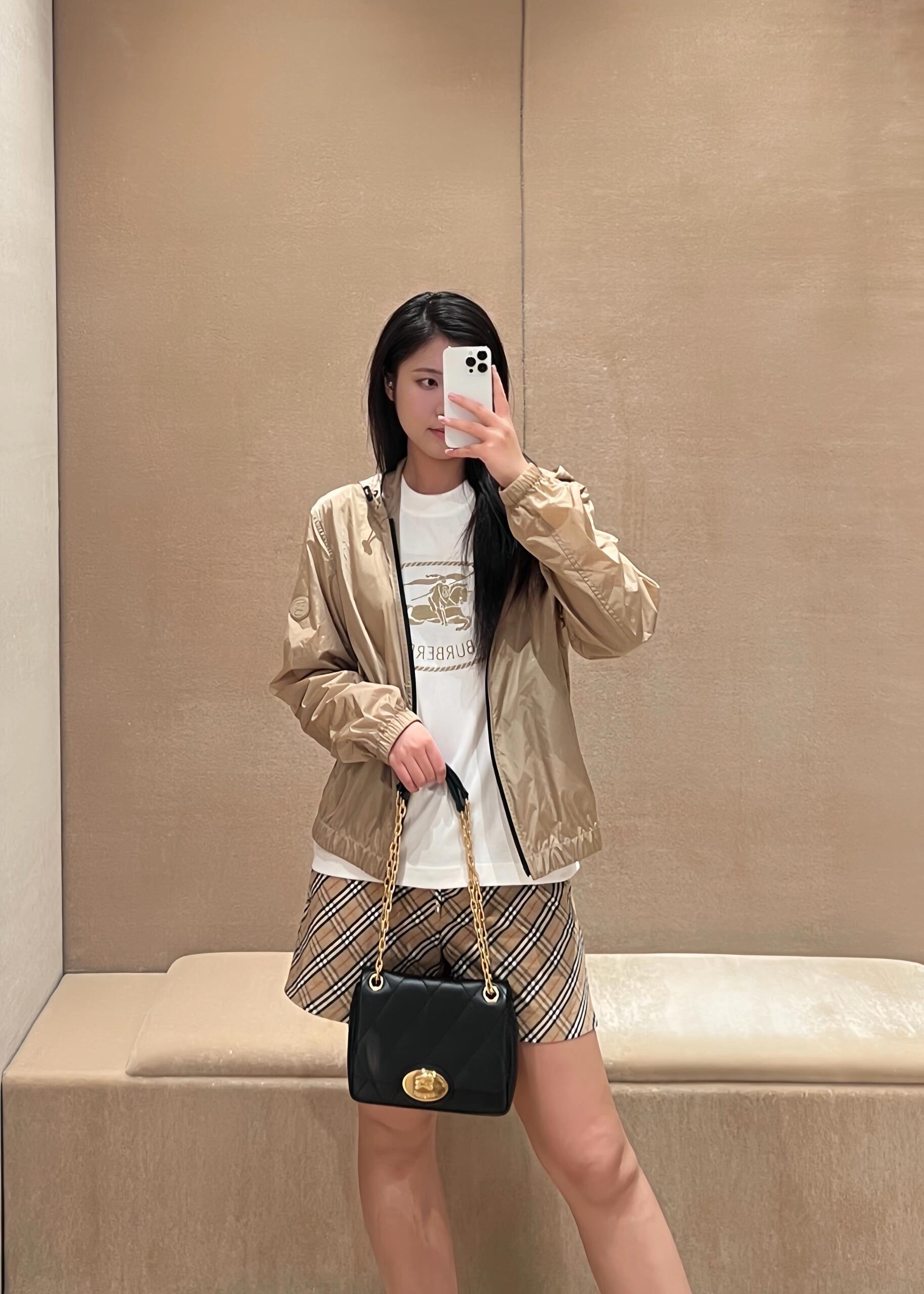 21fc6195b62e7415357ddf4434f5ab5a.jpg