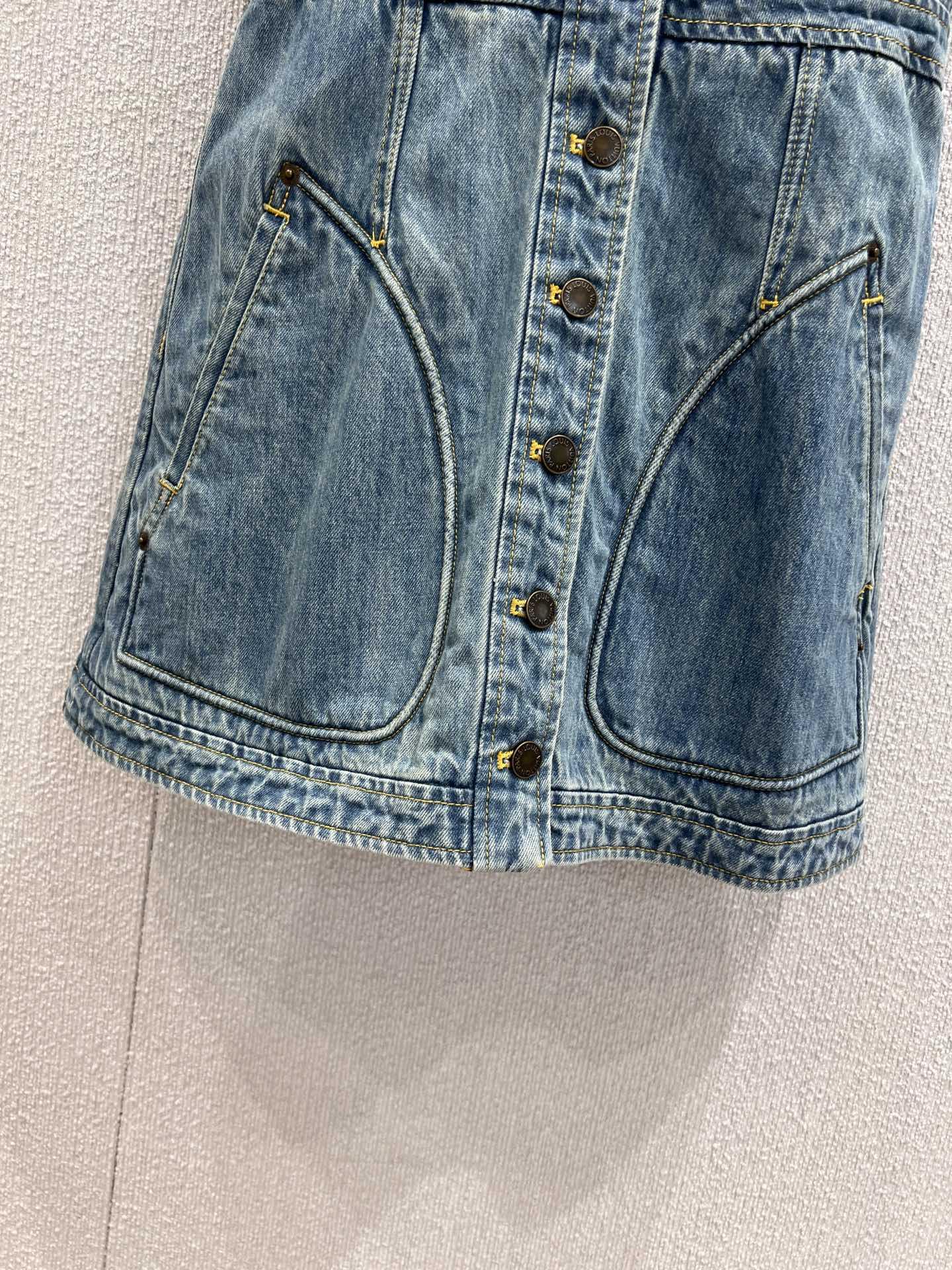 6c7c0e18d8b0d8ec062fdecb788b3a25.jpg