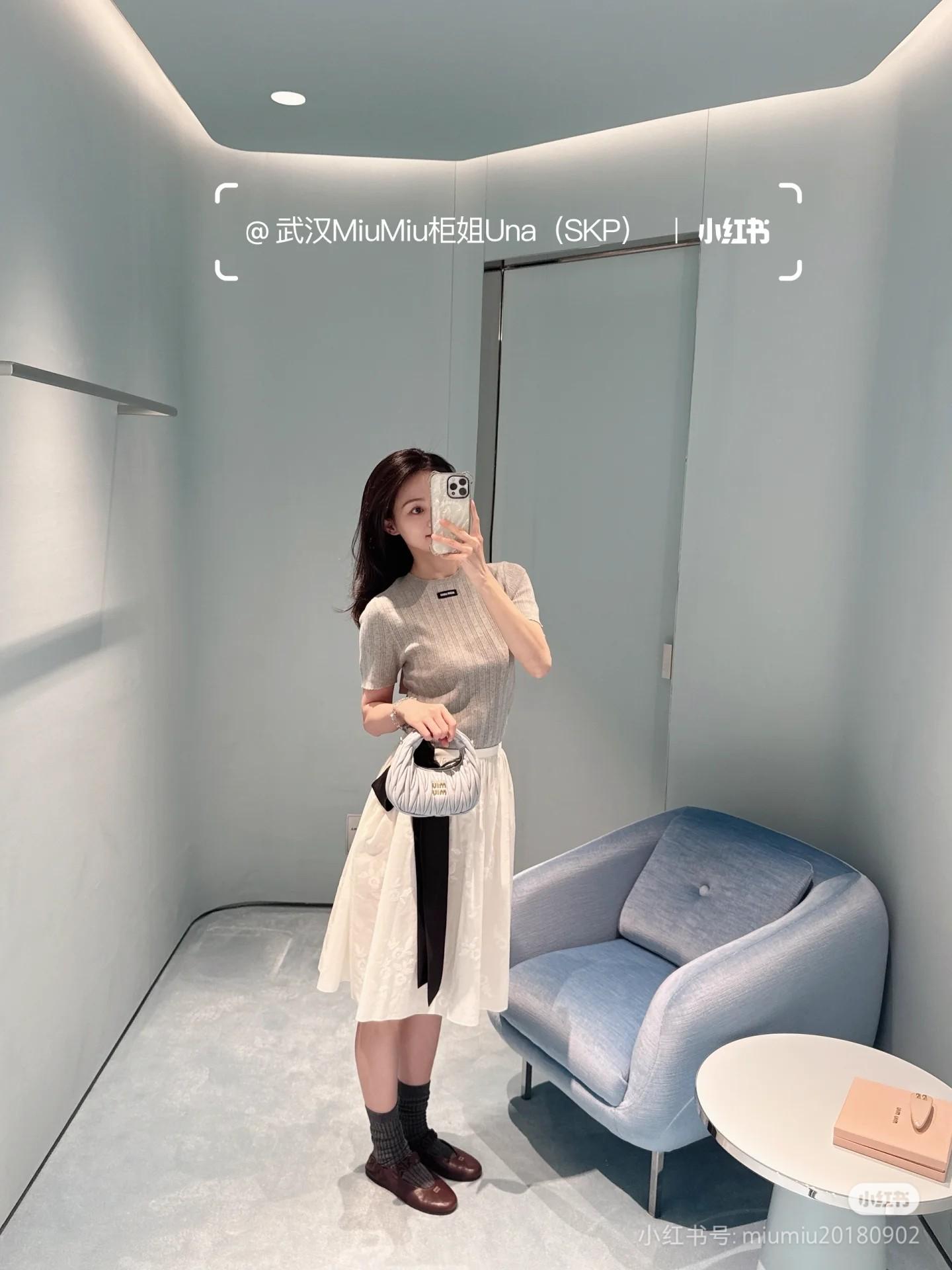 6fe62a96215daa62db3dc64bb78ba1c8.jpg