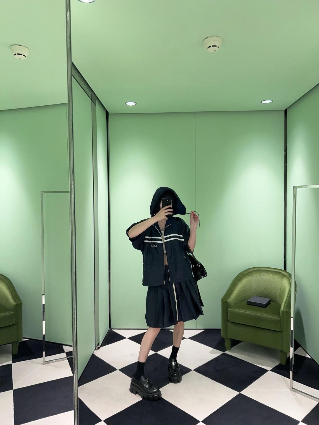 9781f1374665265c53224dc6853d5aeb.jpg
