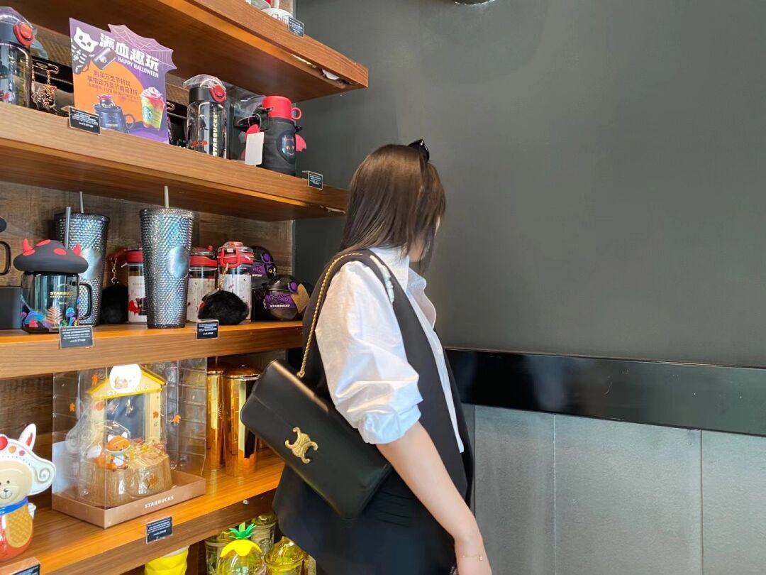a7ef6a441294183fa86a0a95dd67b6d1.jpg