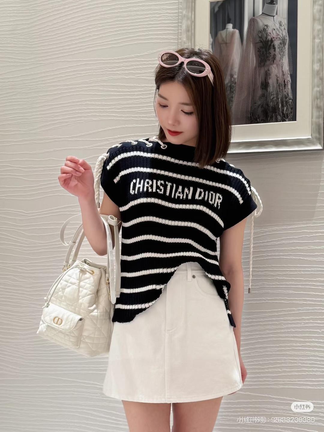 b27f6003004f702d7d6067dab4071b99.jpg