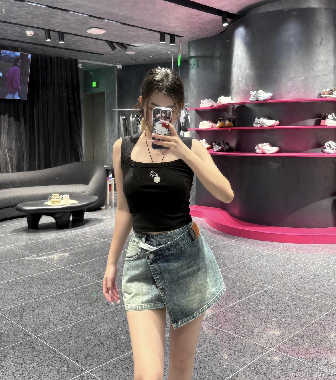 e4c44b97da242ea6af2bb6bbb928683e.jpg