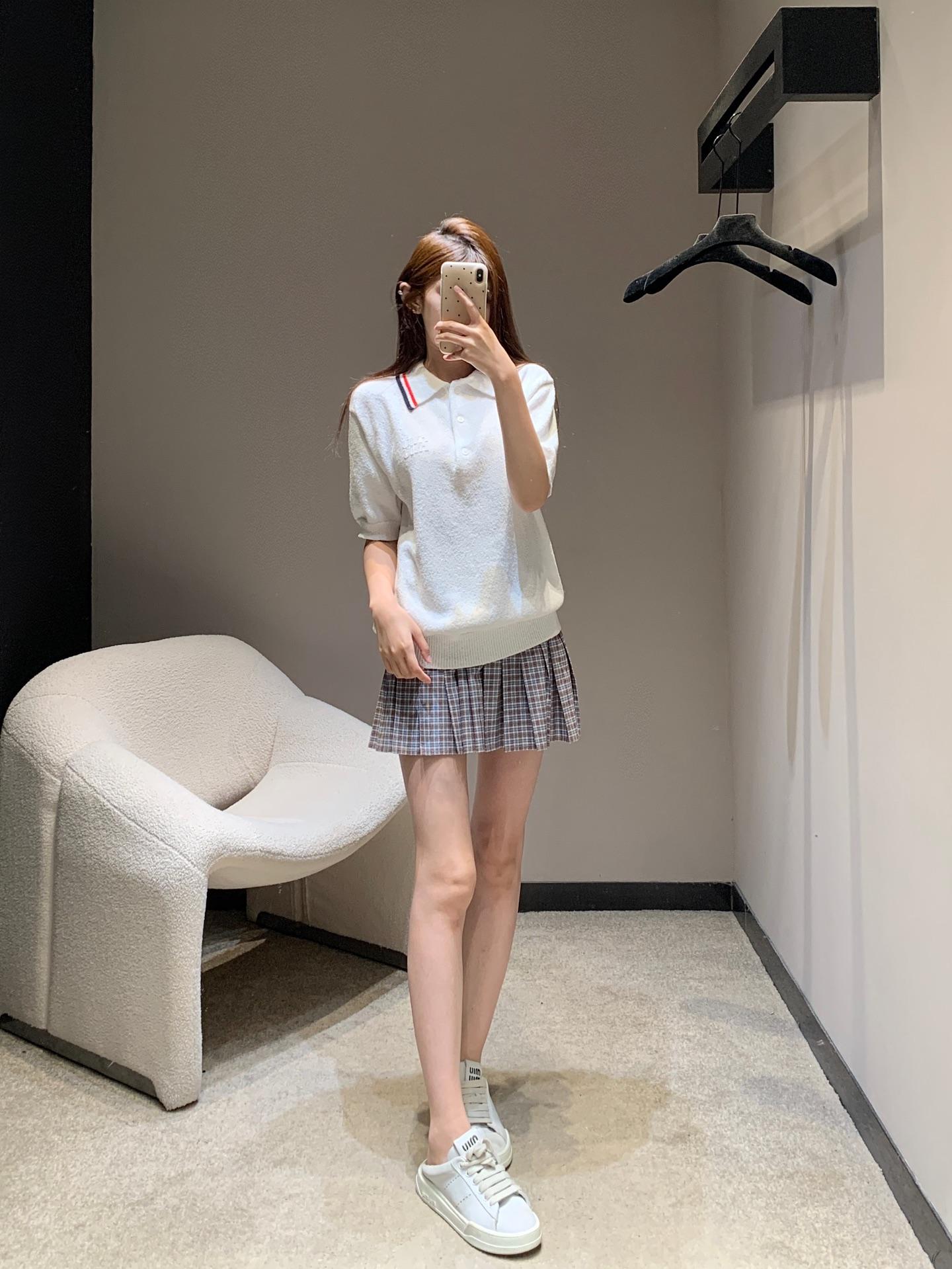 f4d157b8674e438a7842ef15d61c3430.jpg