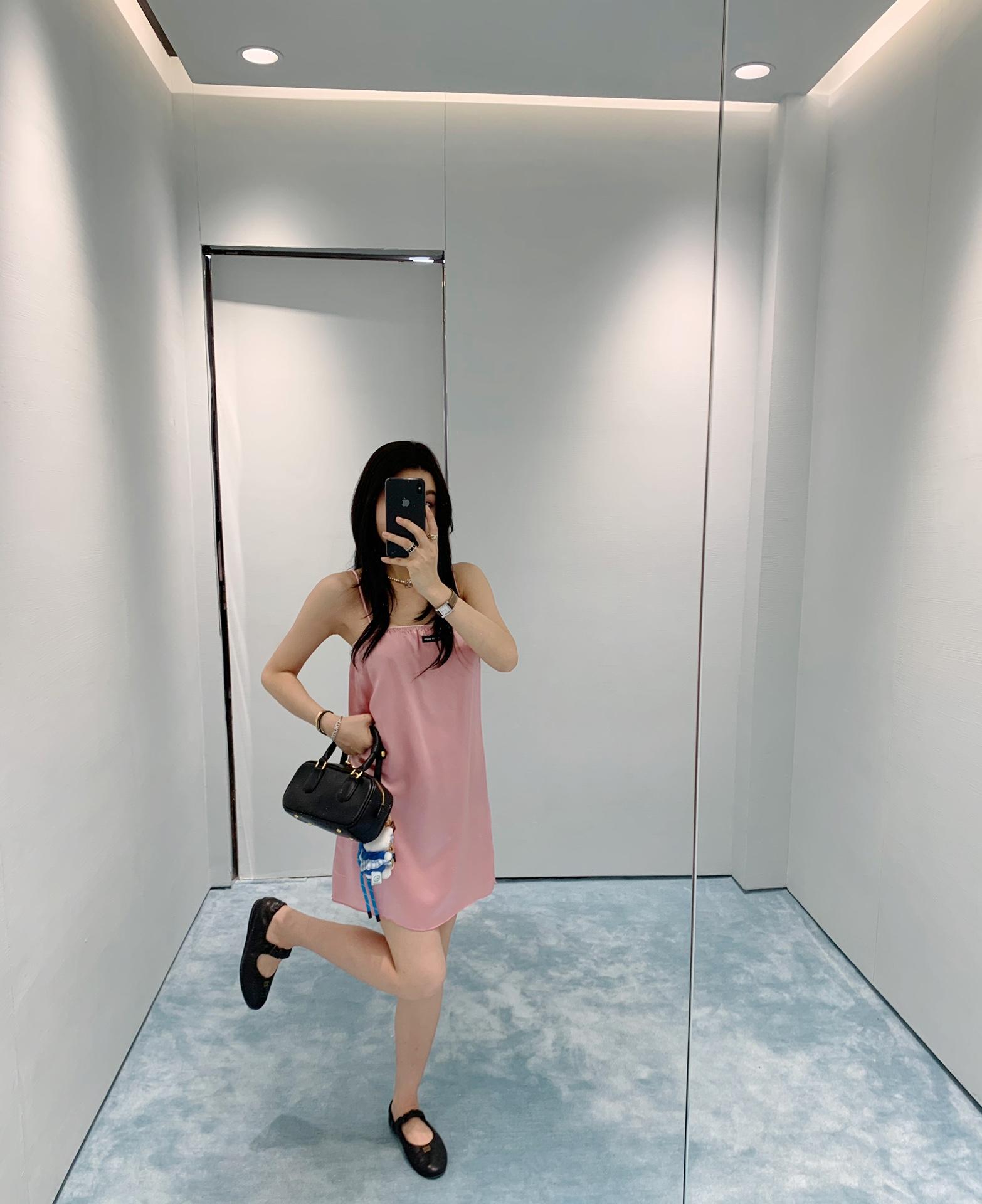 139d4698290e7160492ef61ddd854300.jpg