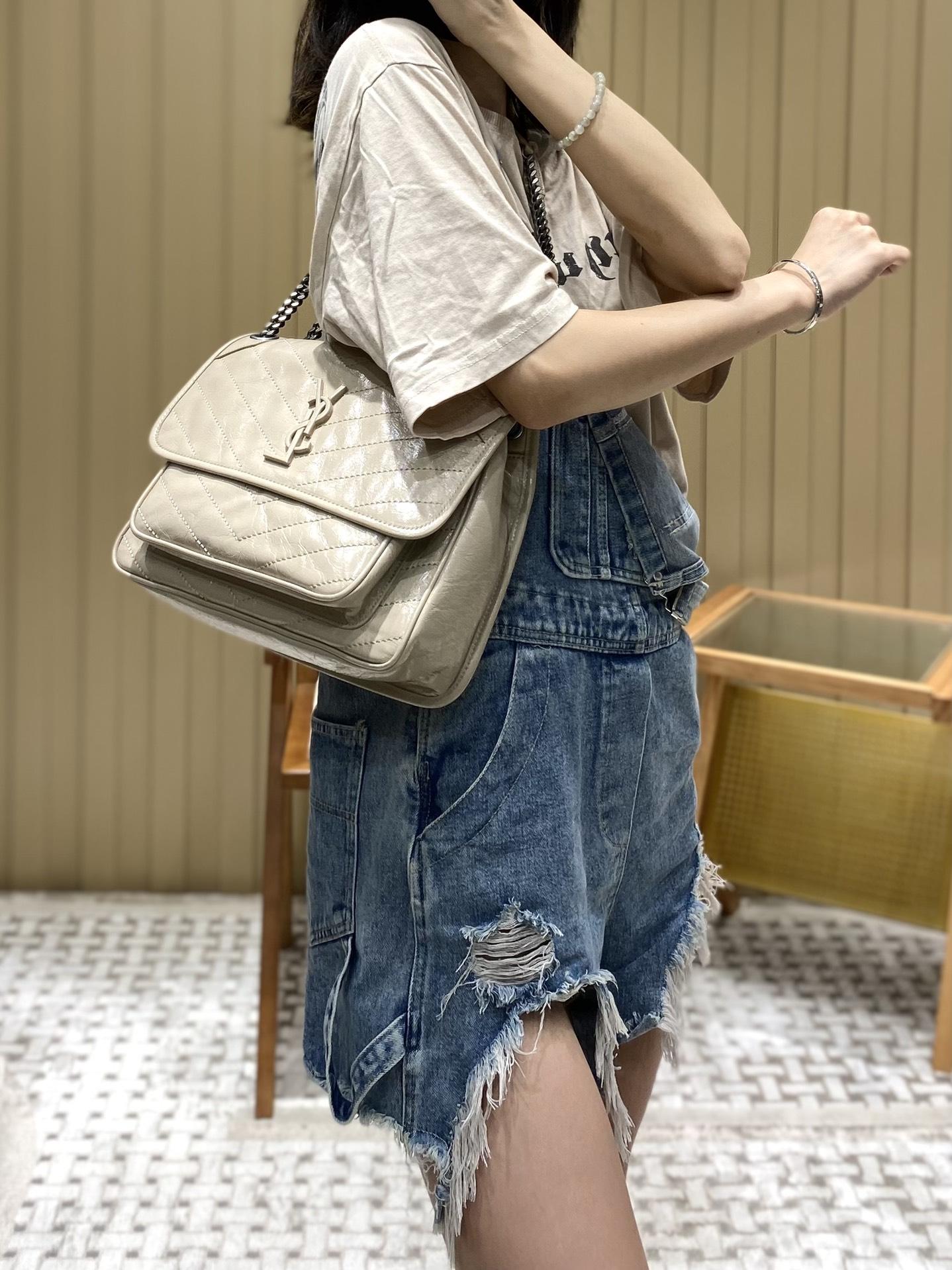 70c037a2ee0b1c55cbf5480a783aa416.jpg
