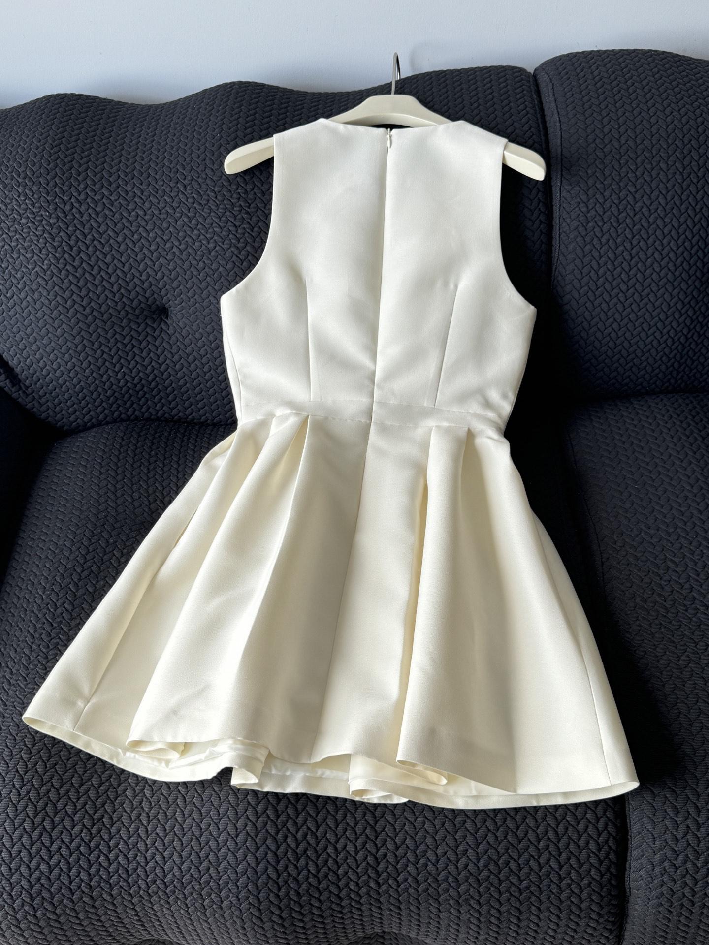 811f5caa40c761ae0585f8181b5a6f27.jpg