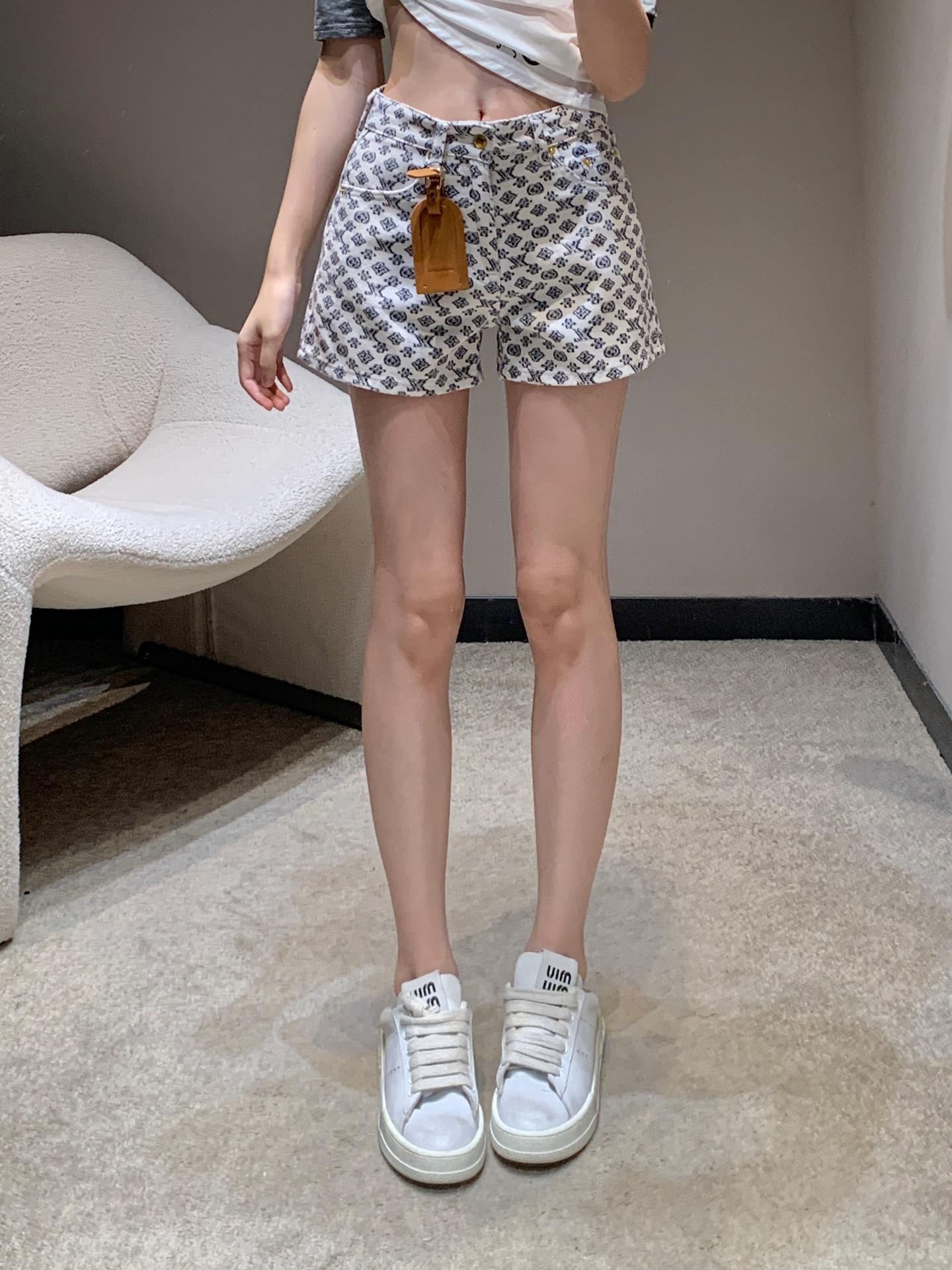 b4d35fb8e3d94ccbe74be46aca3be868.jpg