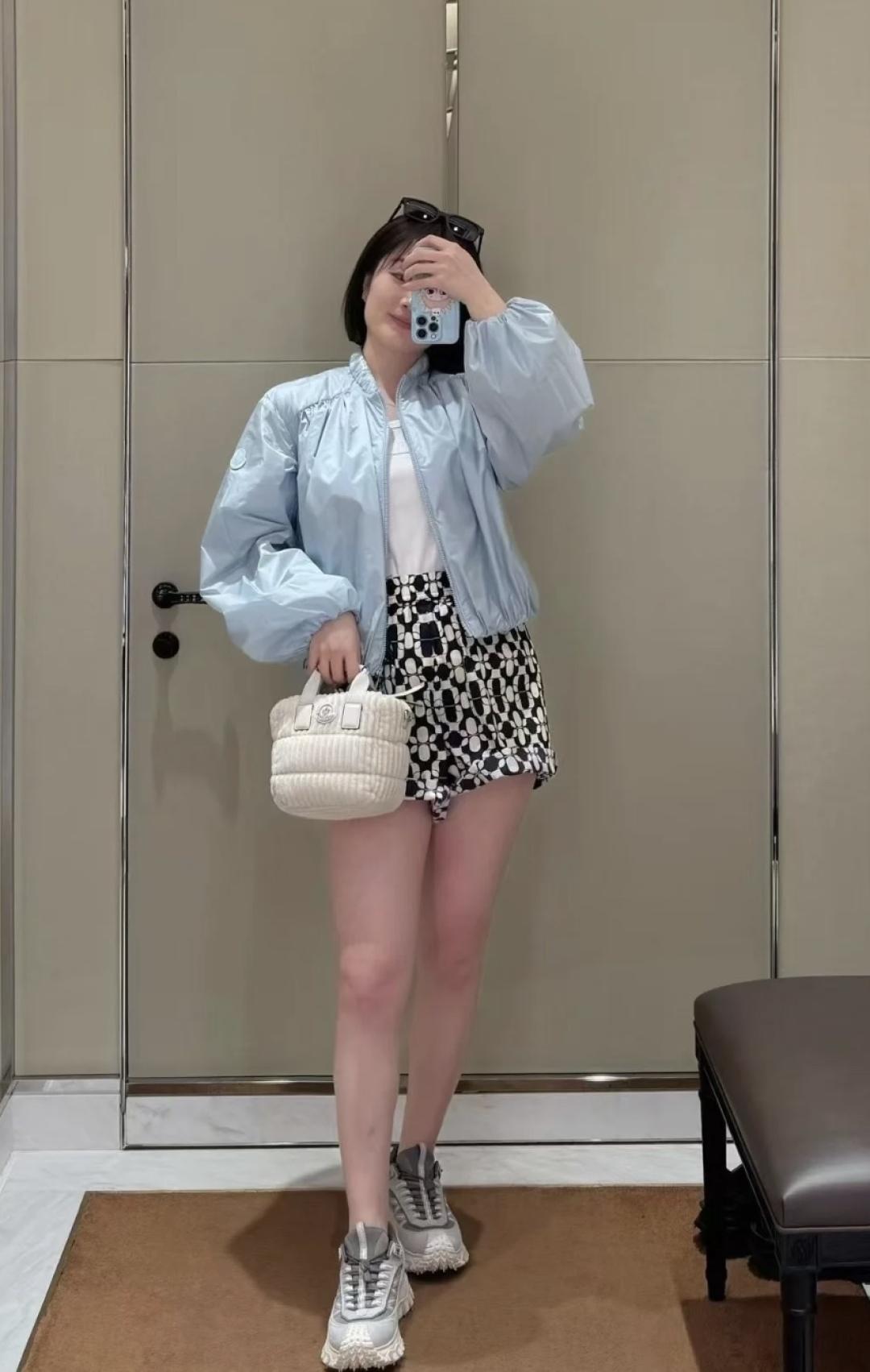 e9e159b7417b69e226f317a345996ef4.jpg