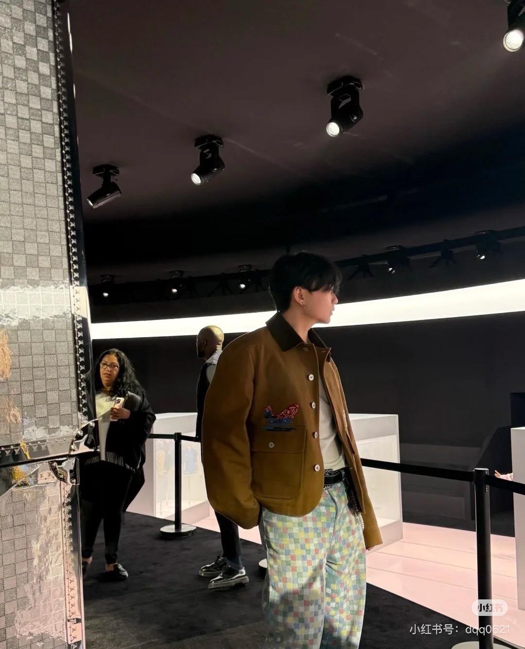 3dbef191949bc4c2069797f779f92a12.jpg