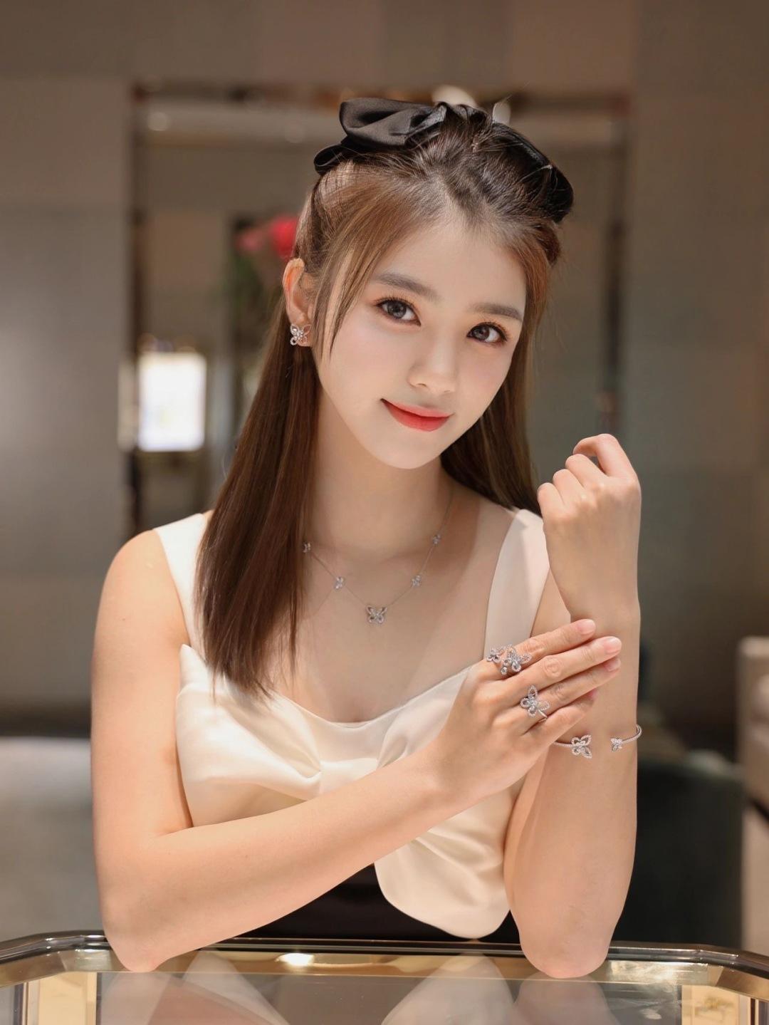 871360d6a80c9355d6744b9ff66c03f9.jpg