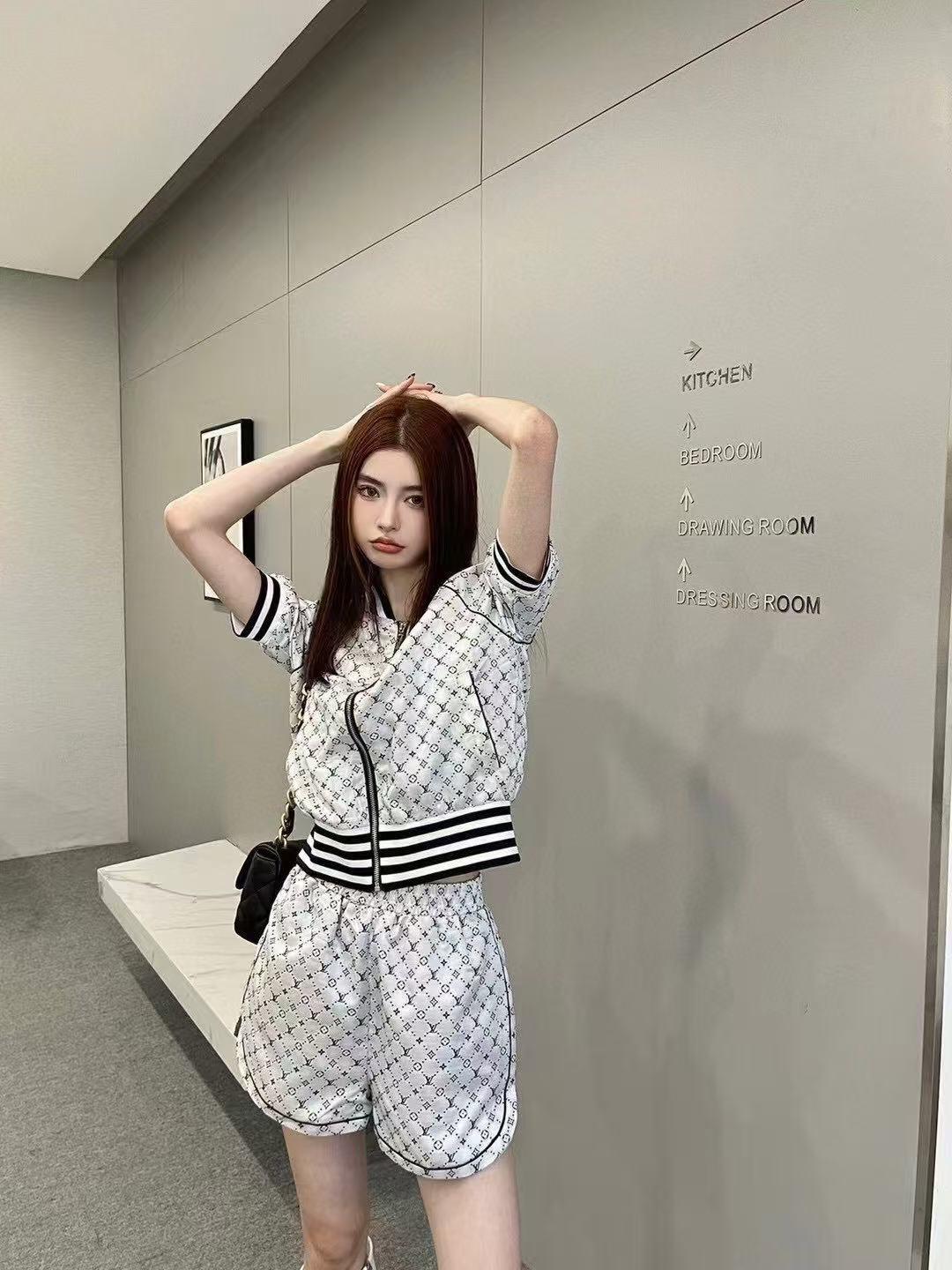 3c2bf8d23ddf6432bbe8a07752bbbef3.jpg