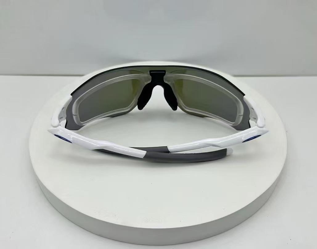 0b6f56bcd137ea73ca1daf3707d1eea7.jpg