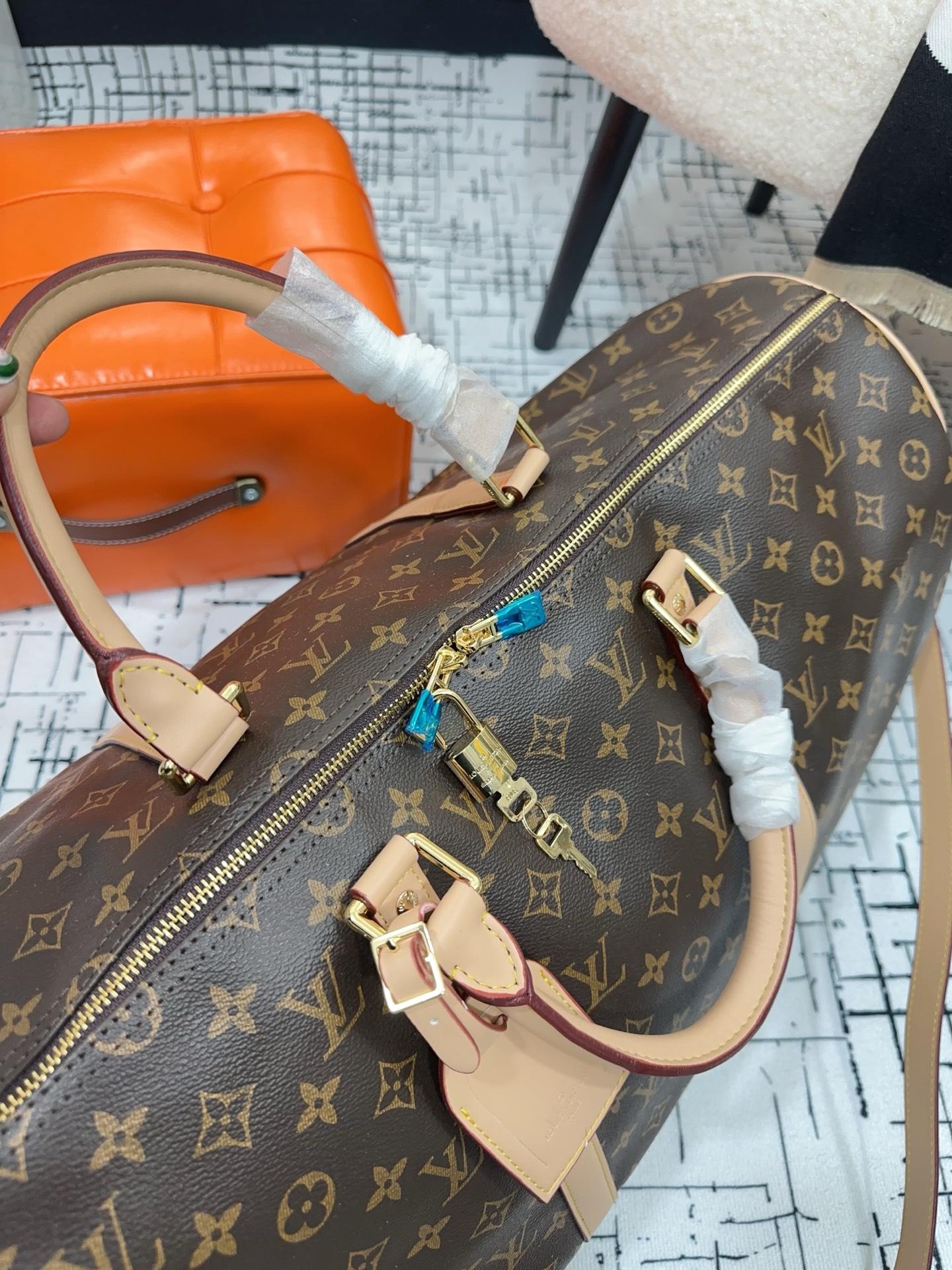 2405a380915fd2e93721c07886c51543.jpg