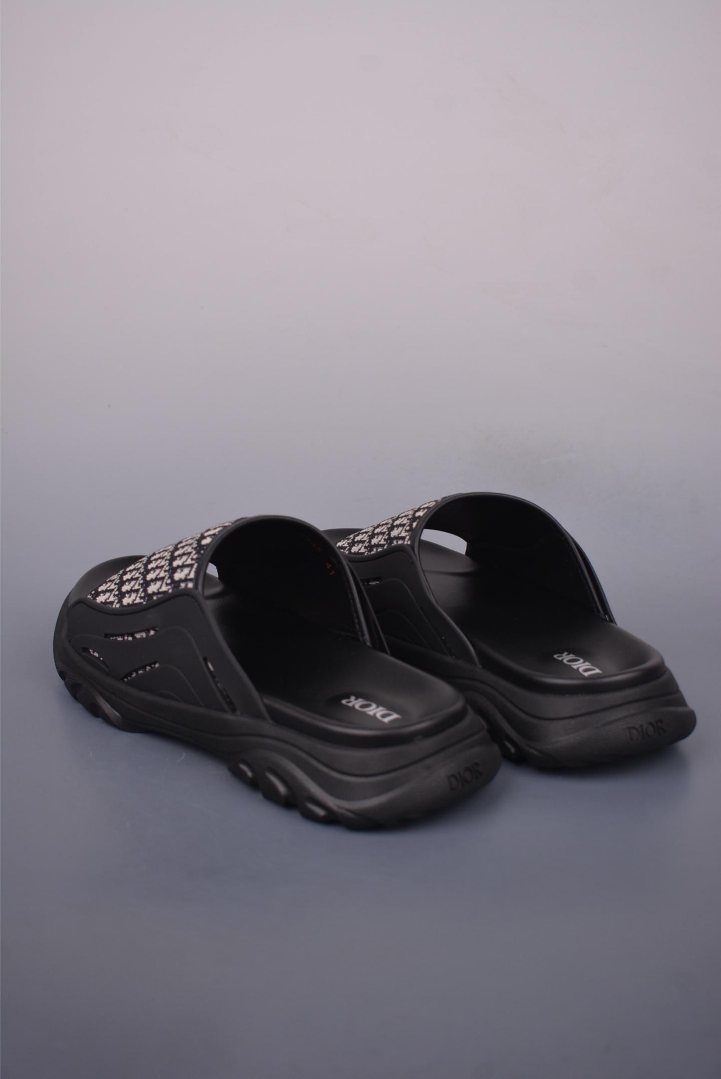 bfe4d083b672bf86c896cdb5910bd747.jpg