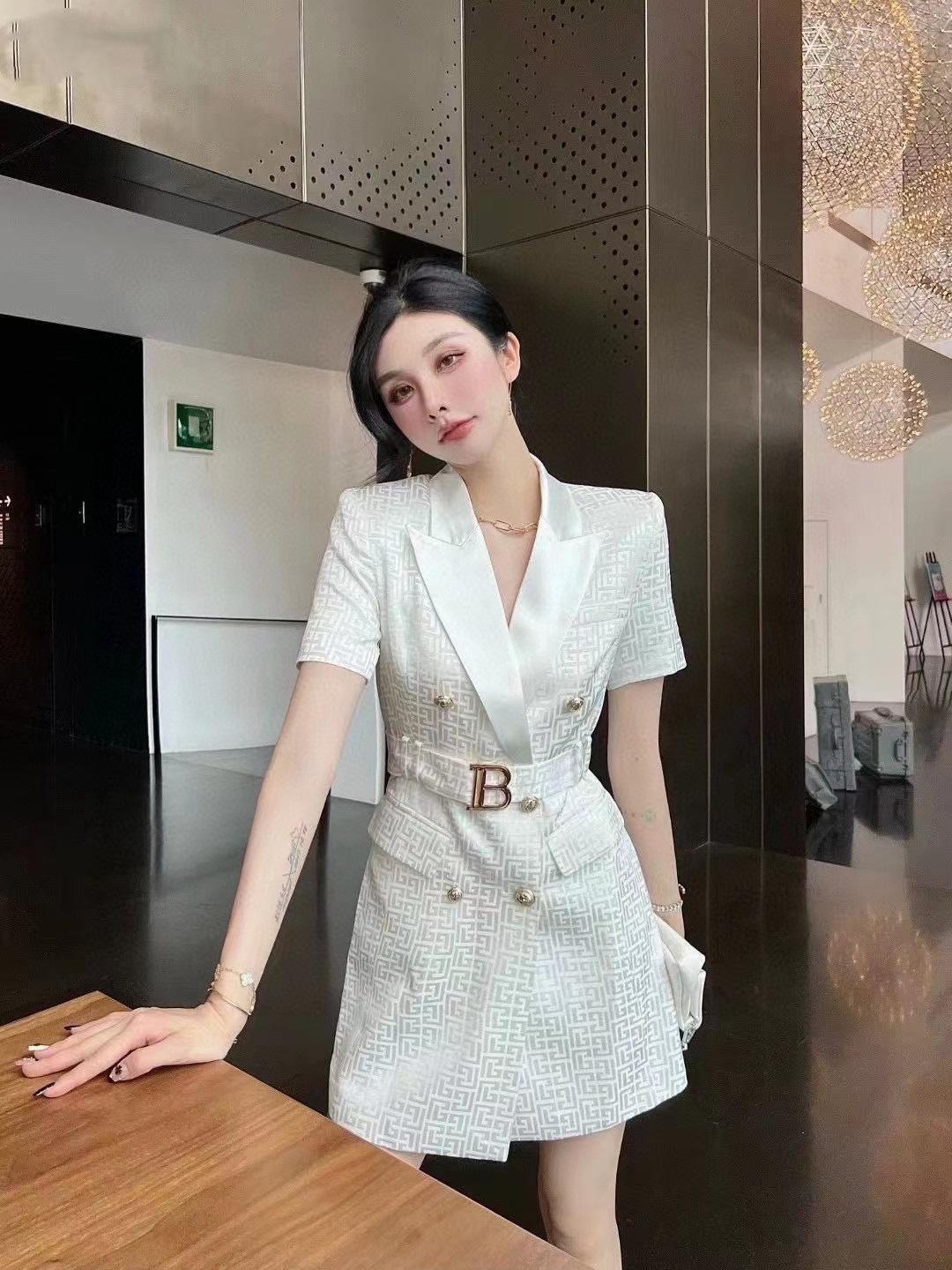 b8358b1a9c2a4652764e142db7b4431e.jpg
