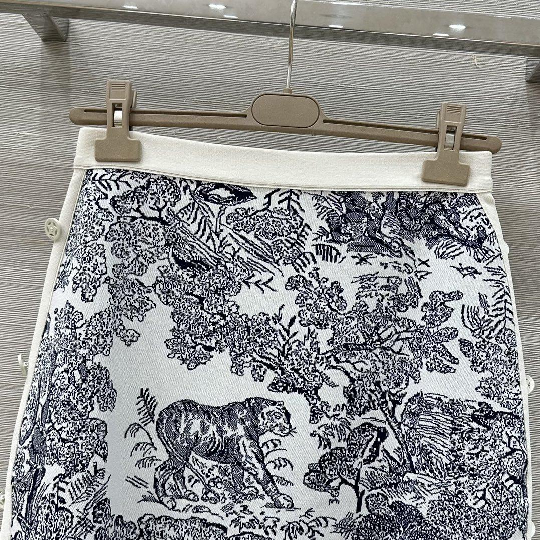 4527f69602619e59db4650b083e81d11.jpg