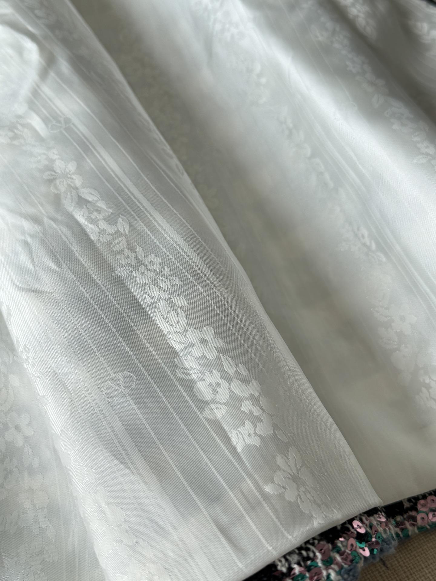 697d850da4e445b83385ccc7549f2d98.jpg