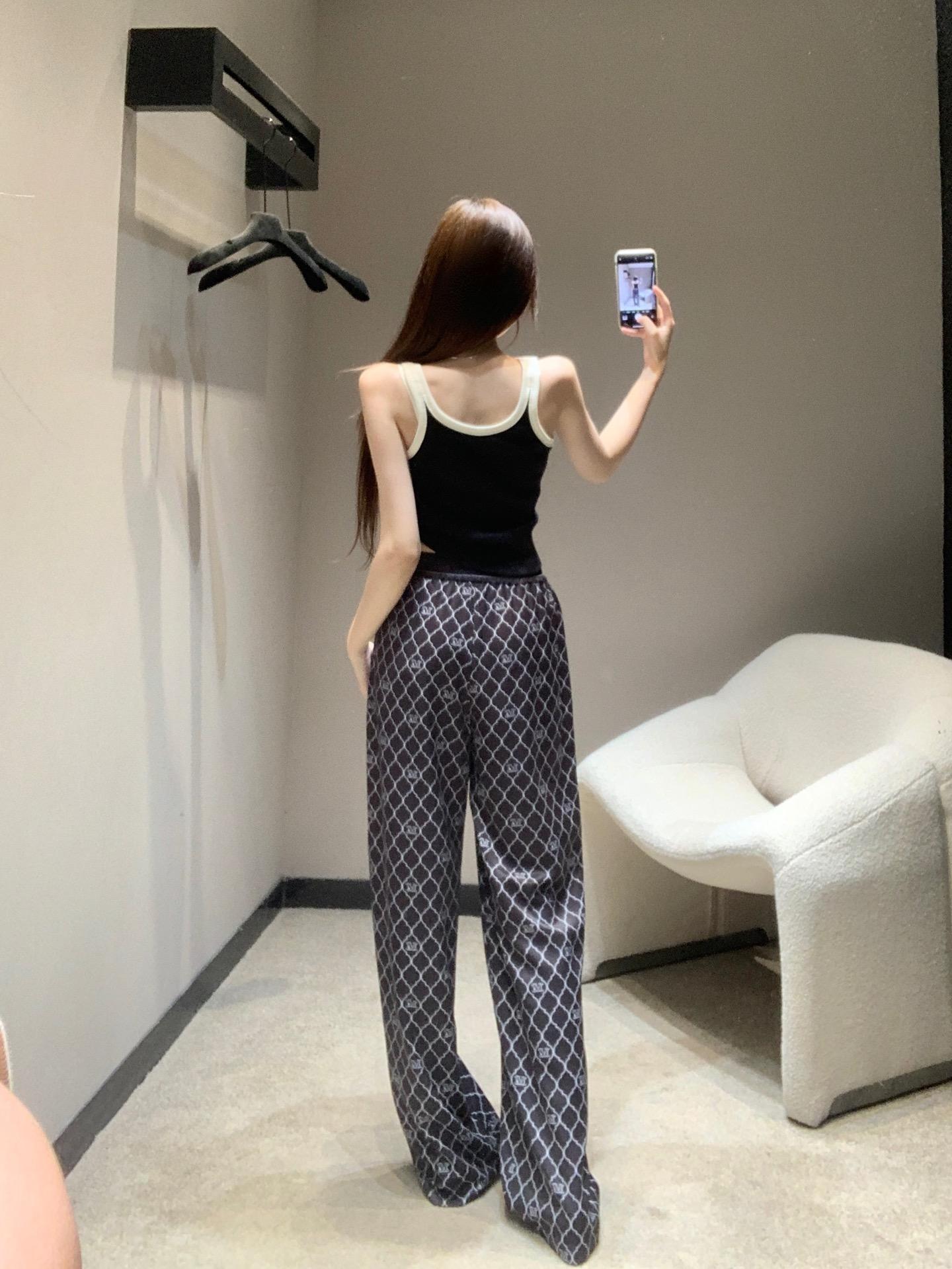 7d5e729f0d45f93586f2f093535319e3.jpg