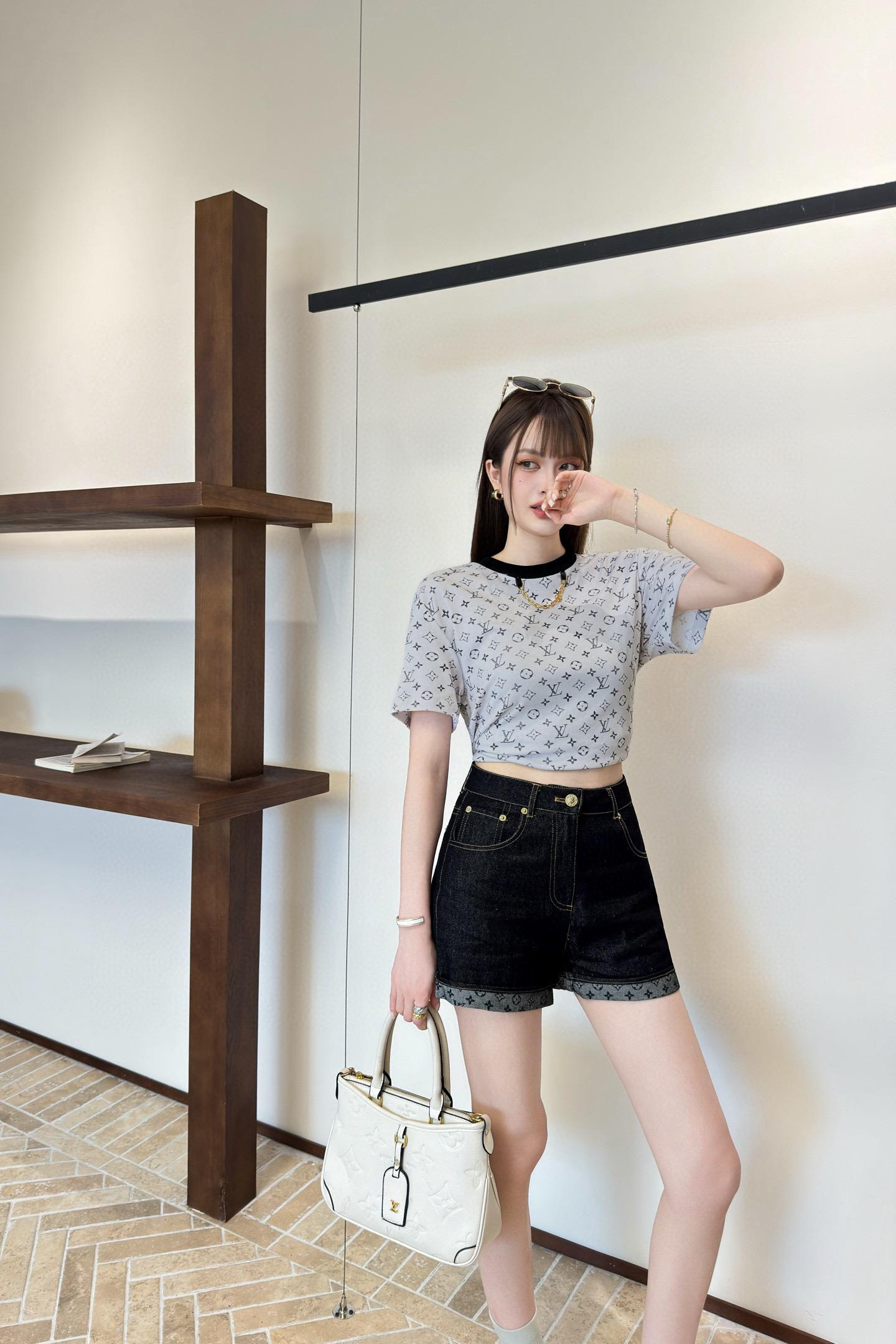 9cf1860f07a234ee76cf3850bd5322f0.jpg