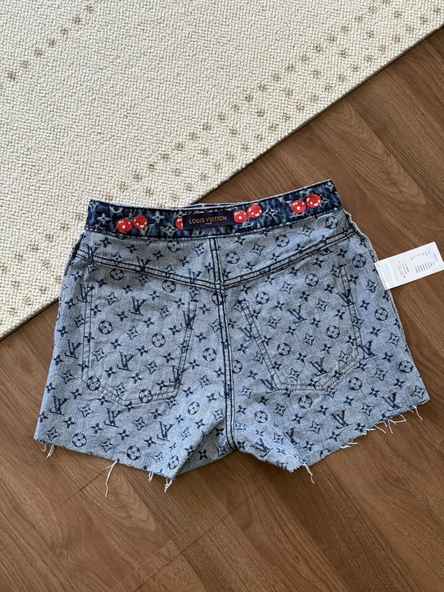 dd0060a86f2b48cc1ca25766f3899f11.jpg