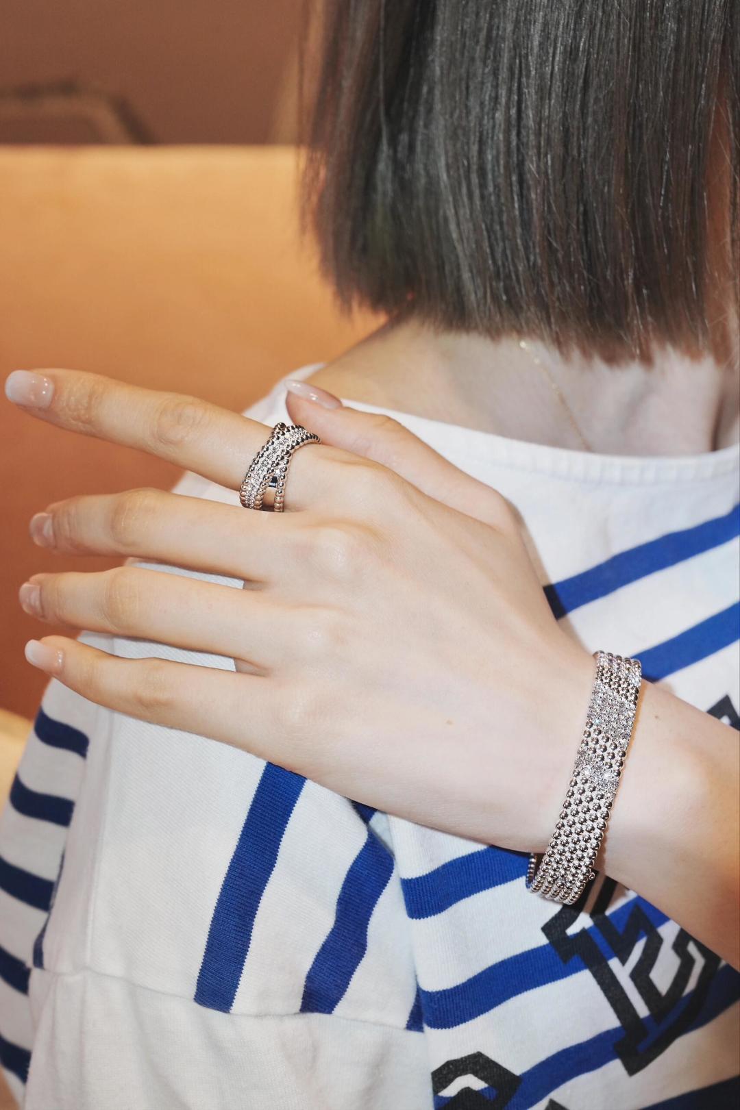 f21ff627155fb5cdfe04d10f61a1c177.jpg