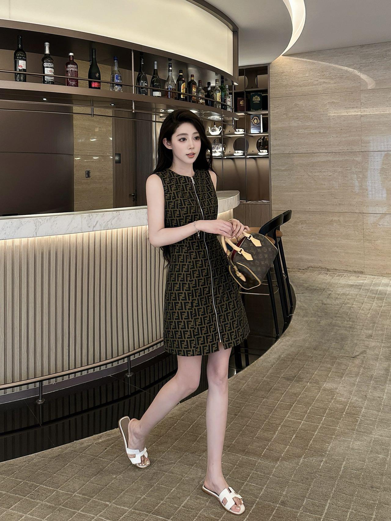 605473da2b3b24a1c820bf350a40d88b.jpg