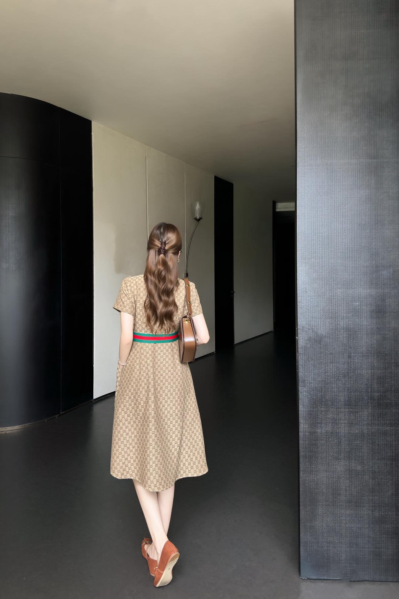 6bcb709a0dfb0f5fcbffa20d54b33d1e.jpg