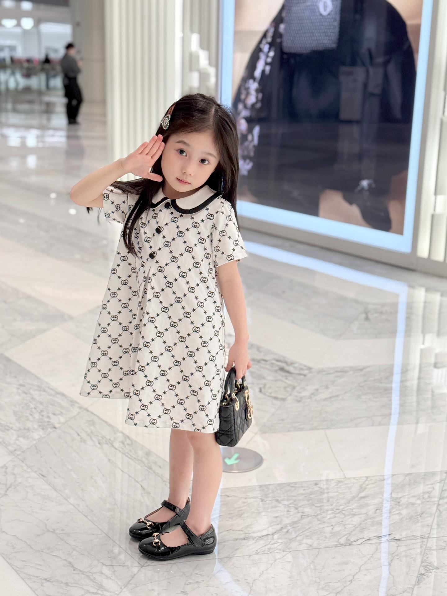 3b6481651325eea815c73f8ff0ad77e9.jpg