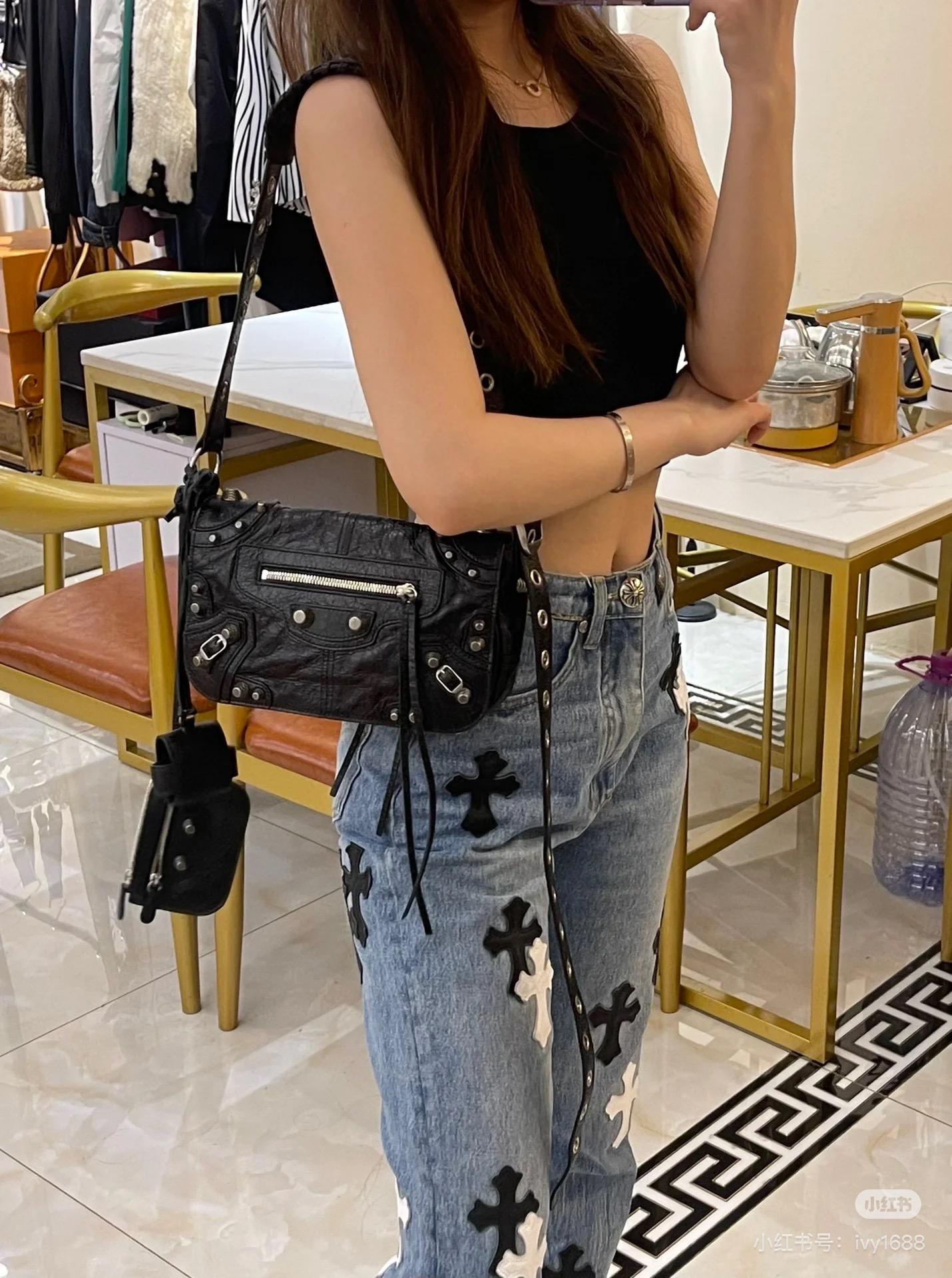 c0dd767eccc721a0a28243f441e819f8.jpg