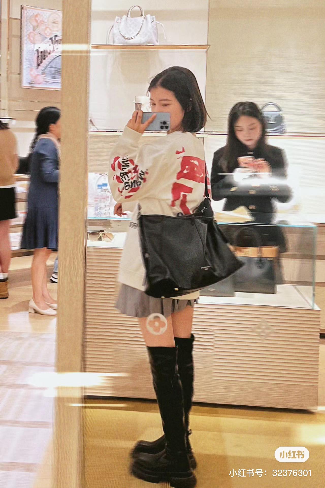 dba56d3cacc85a0c7b433eba0b9e315b.jpg