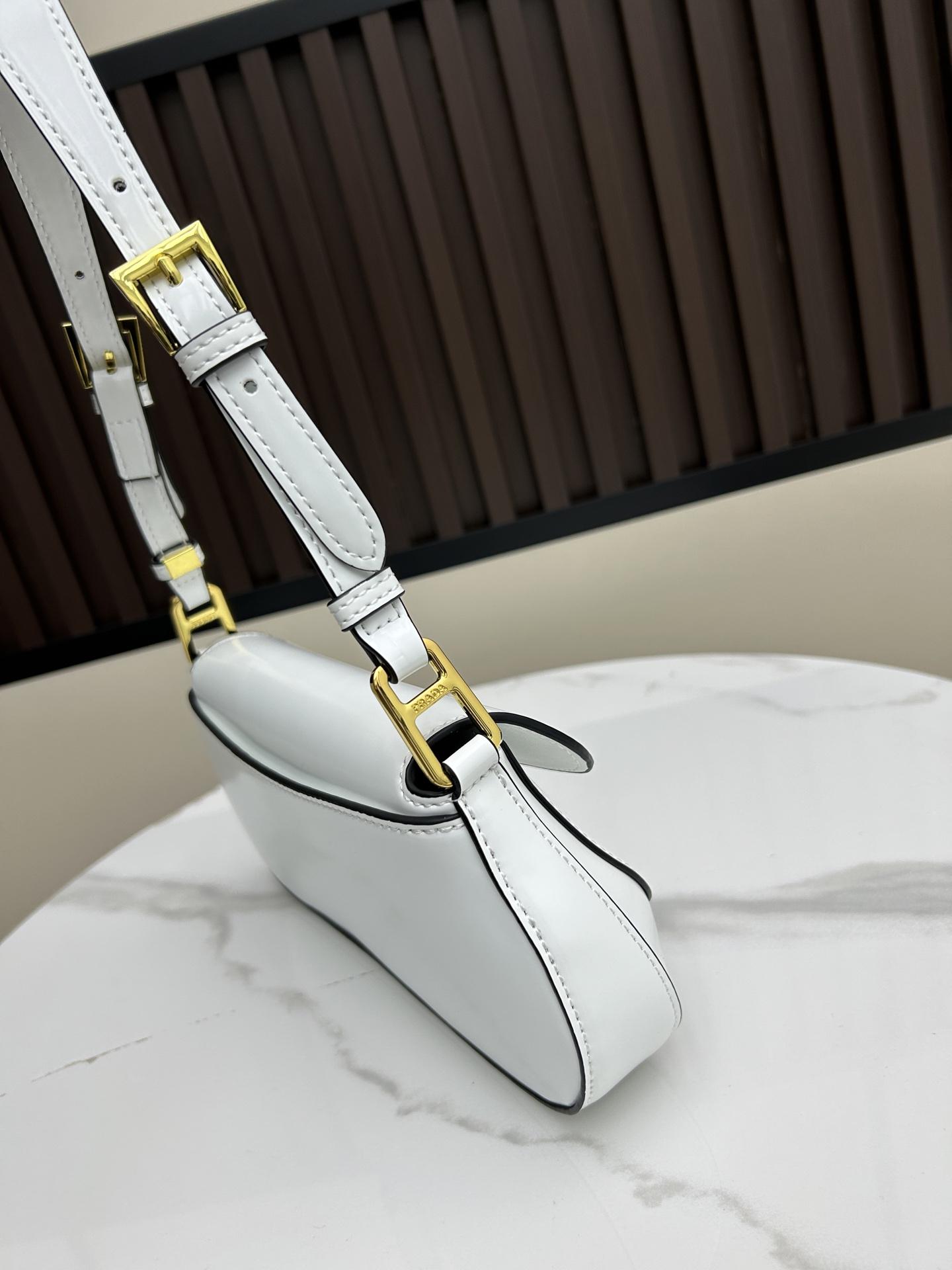 6d0de3207c817ac22171edfff384a918.jpg