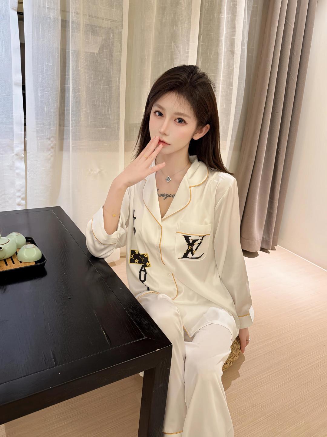 556bbaf55c7b9b1ab65f34ada01f74a2.jpg