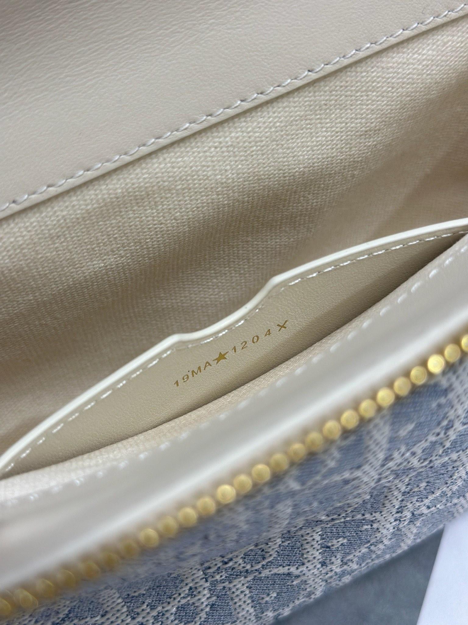 eae5e67c5006cb14a8b58f517790678d.jpg