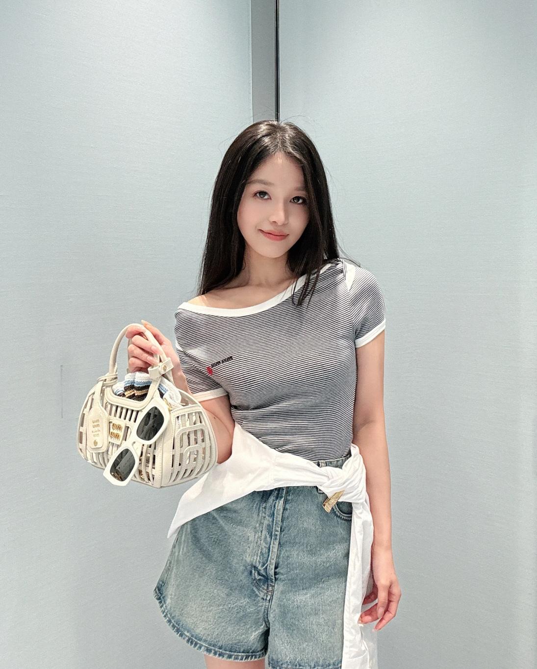 7cf801ef9deeaae27d5d7baae6ad748d.jpg