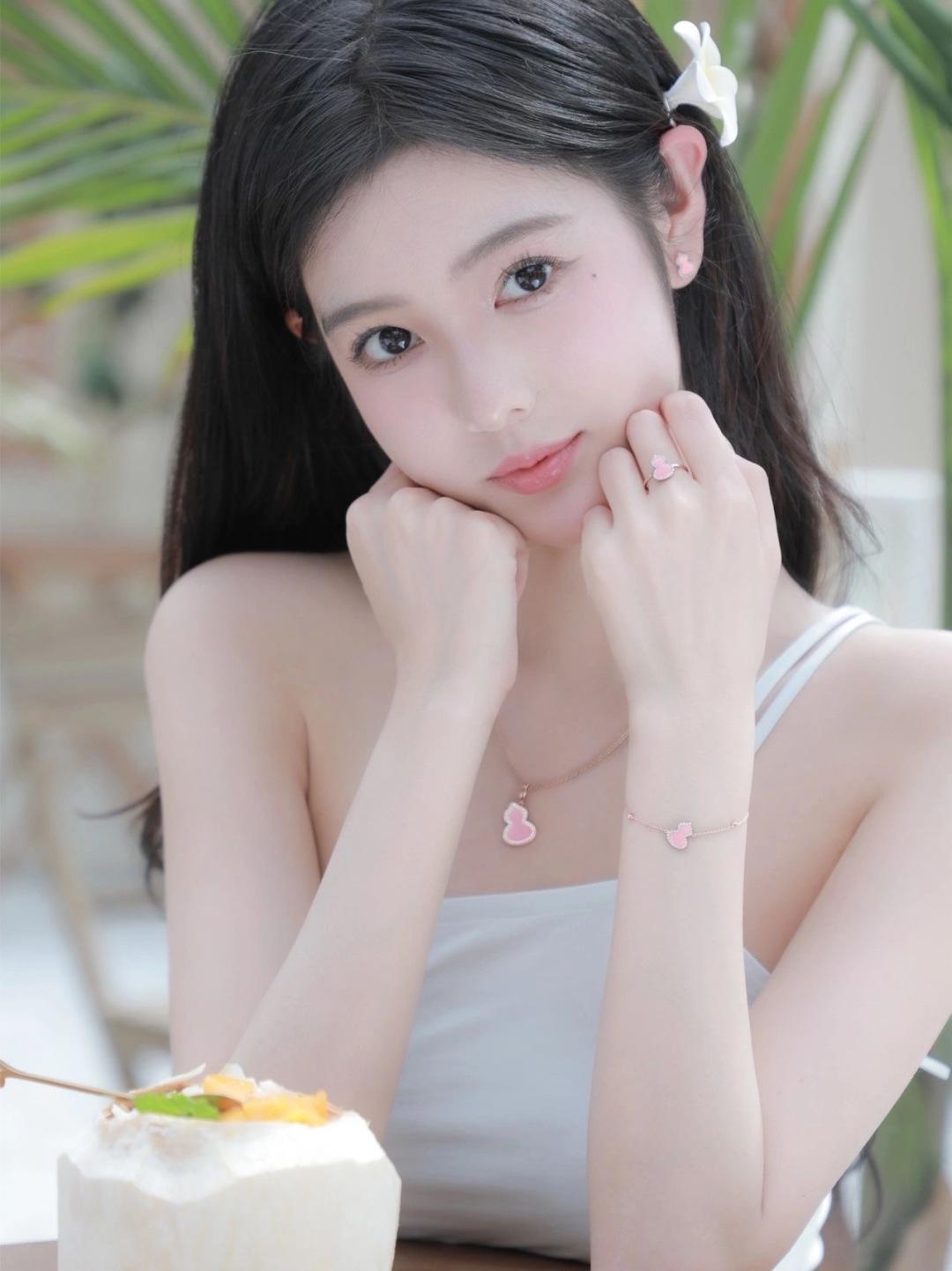 1acb1febc51643734de71fe19498ada6.jpg
