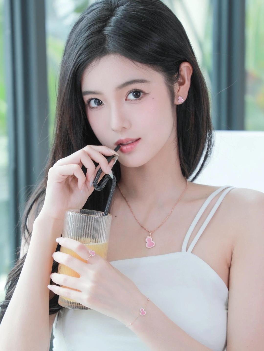 5297f89e7fb6828a2e3a8fdb7cfc4ed1.jpg