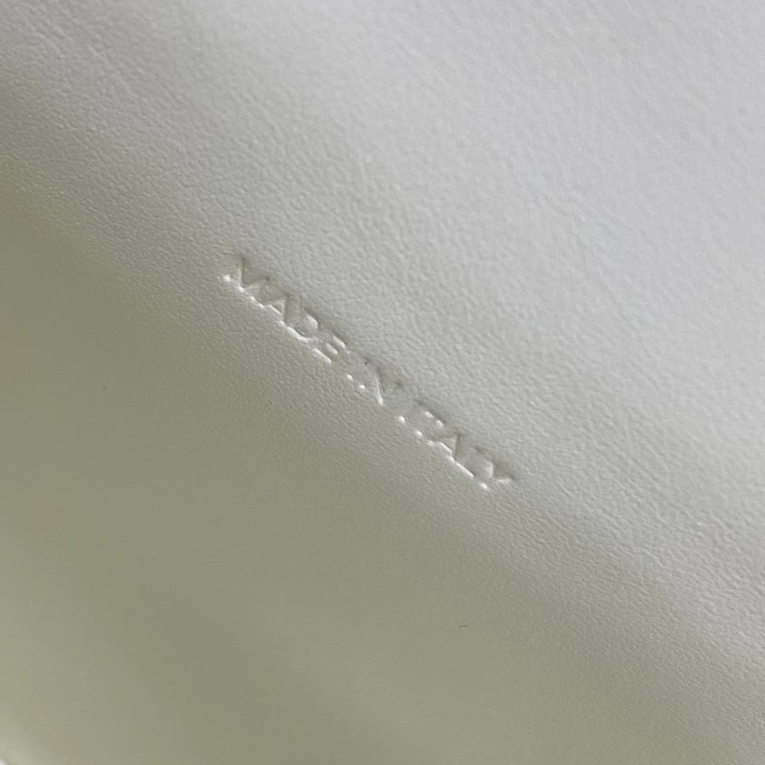 c244f41c3ec8412acaa2523e1f6ee83e.jpg