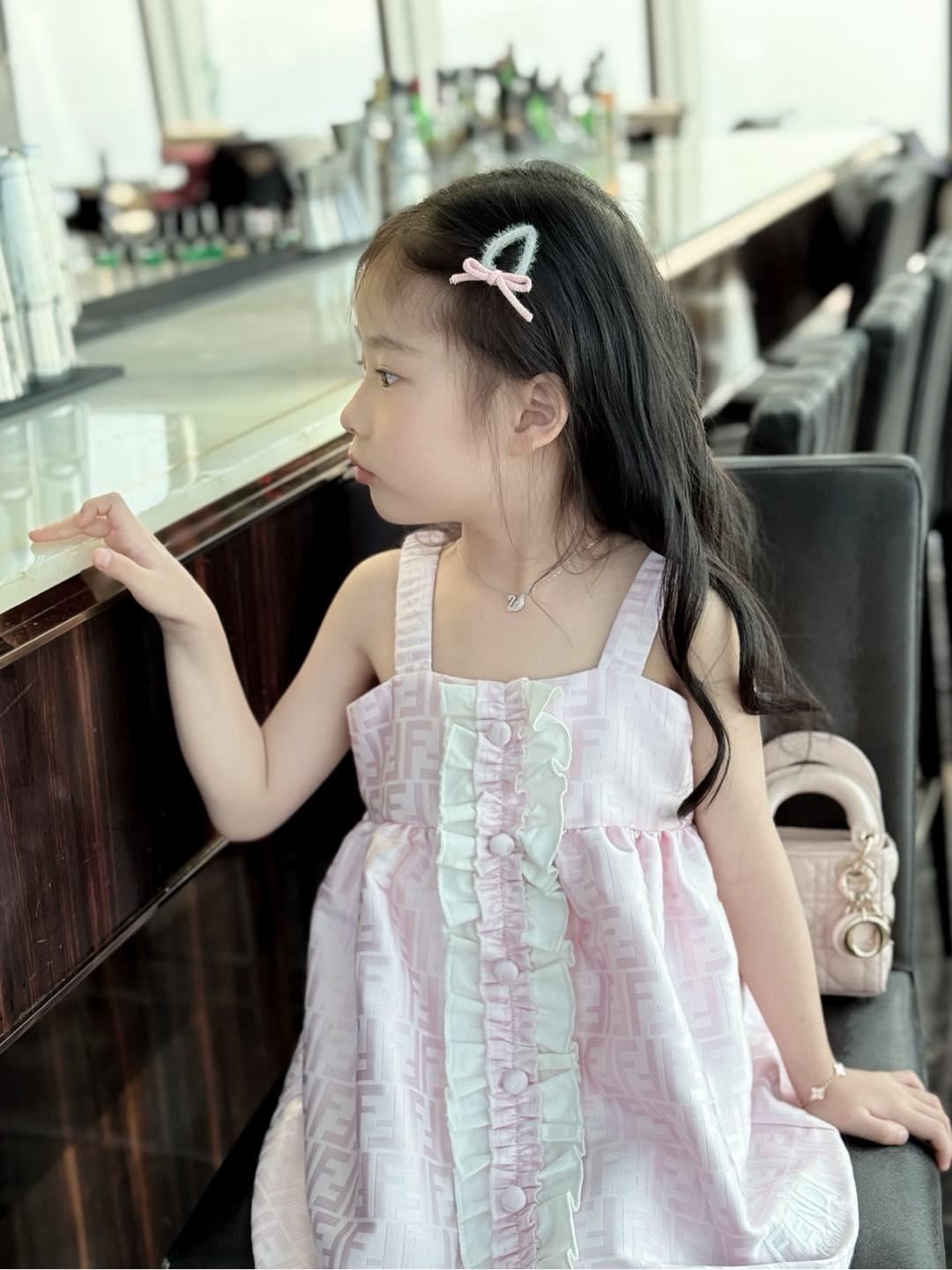 4b4b2c4ae2252496bcd6a707fc5d6f9d.jpg