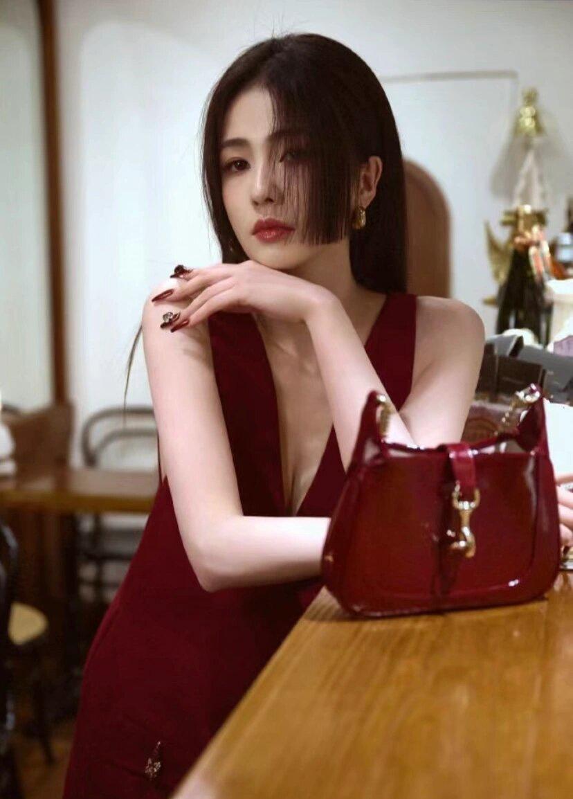 7f6fe398b6070dc45badf9ecfe93bb65.jpg