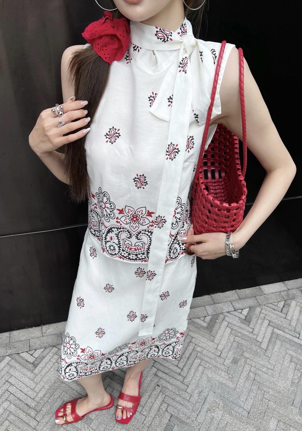 6d8087cf0437594c53cc8bbd6beacebf.jpg