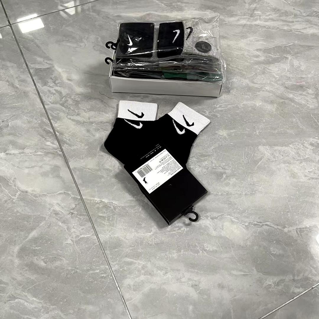 008c55b35729e41ff3d5f4b95f28f3c8.jpg